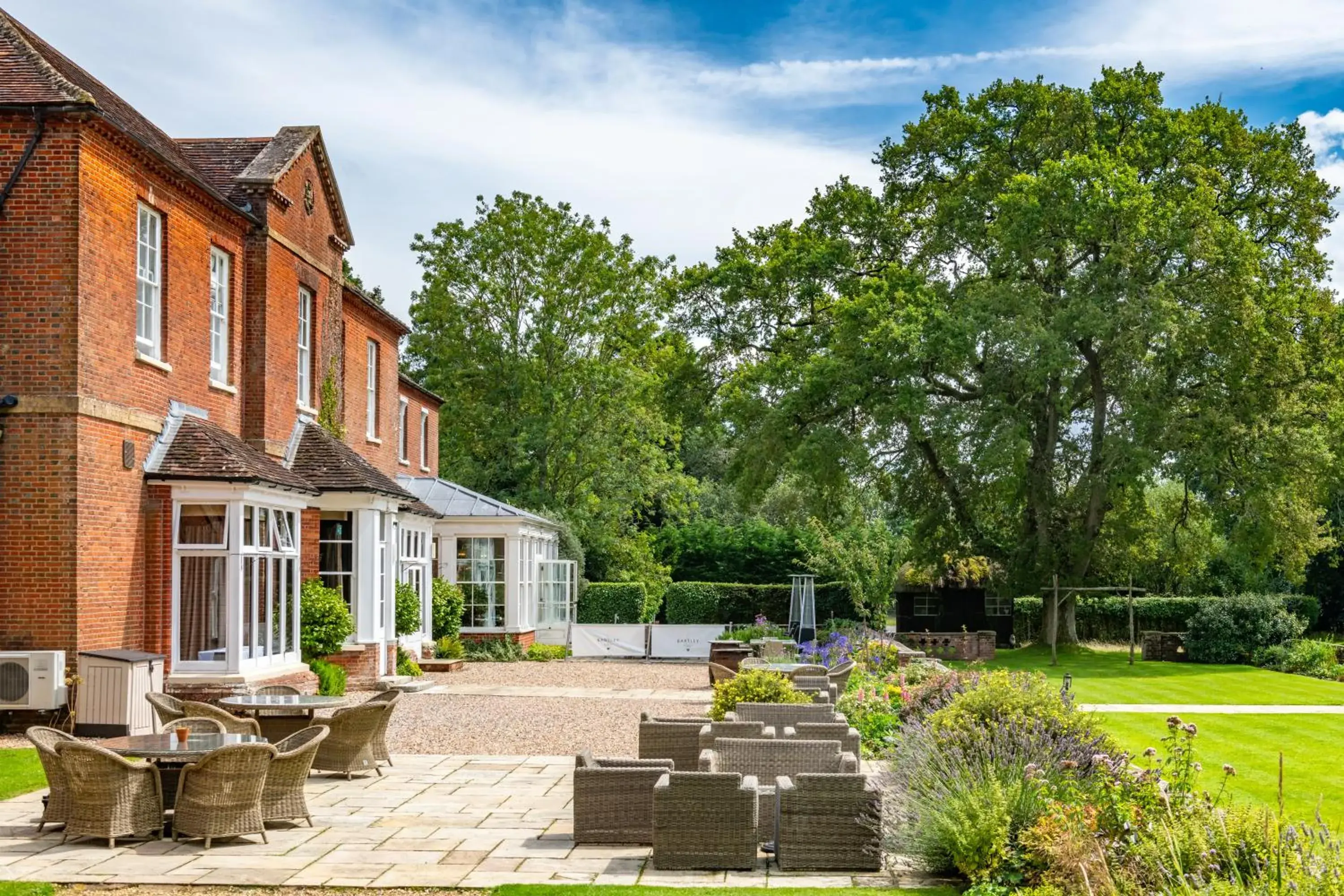 Balcony/Terrace, Property Building in Bartley Lodge Hotel