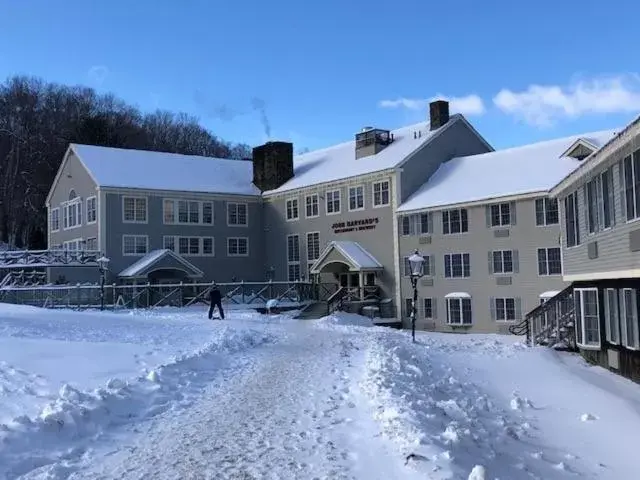 Property building, Winter in Jiminy Peak Mountain Resort