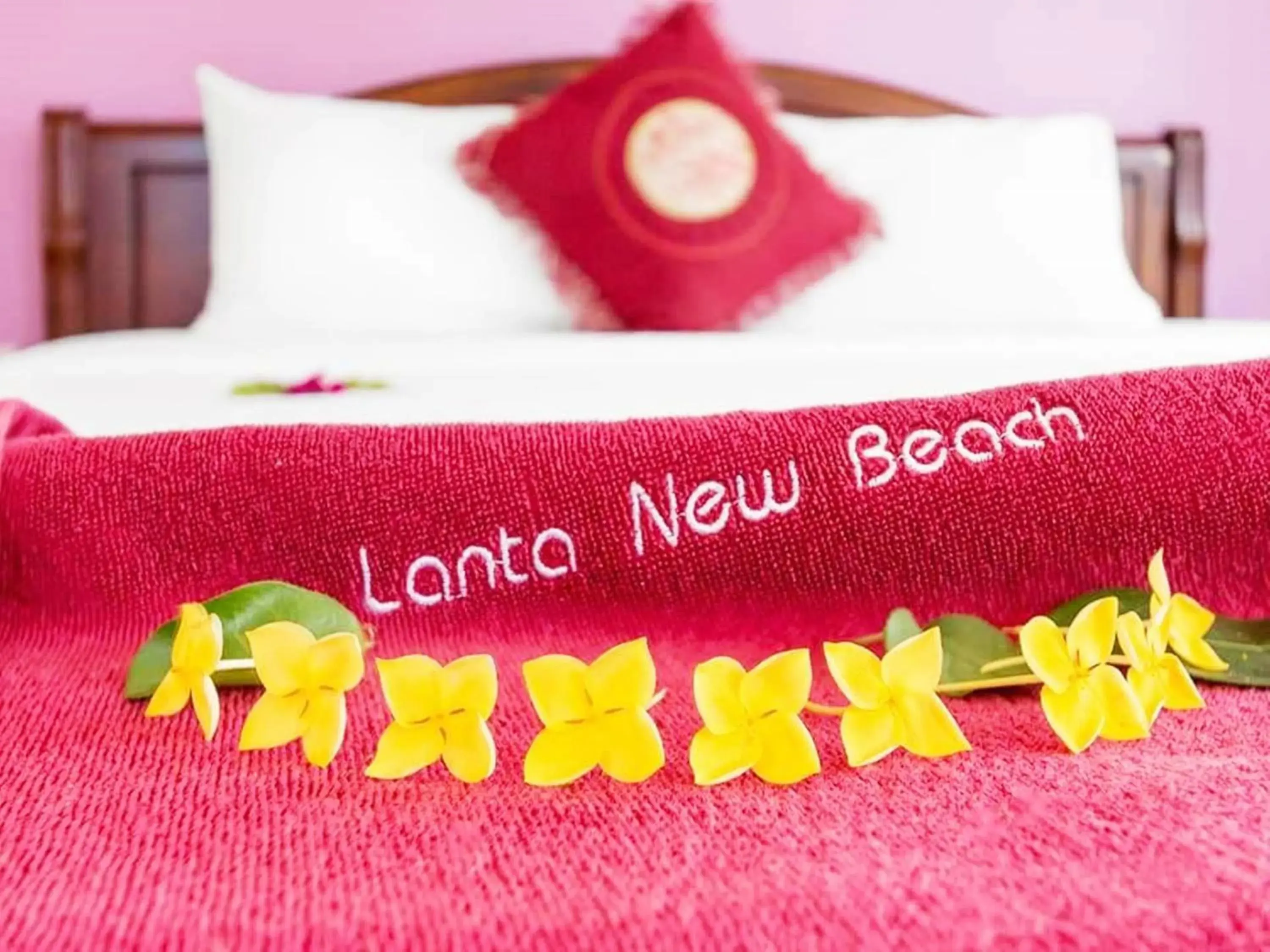 Bed in Lanta New Beach Bungalows - SHA Plus