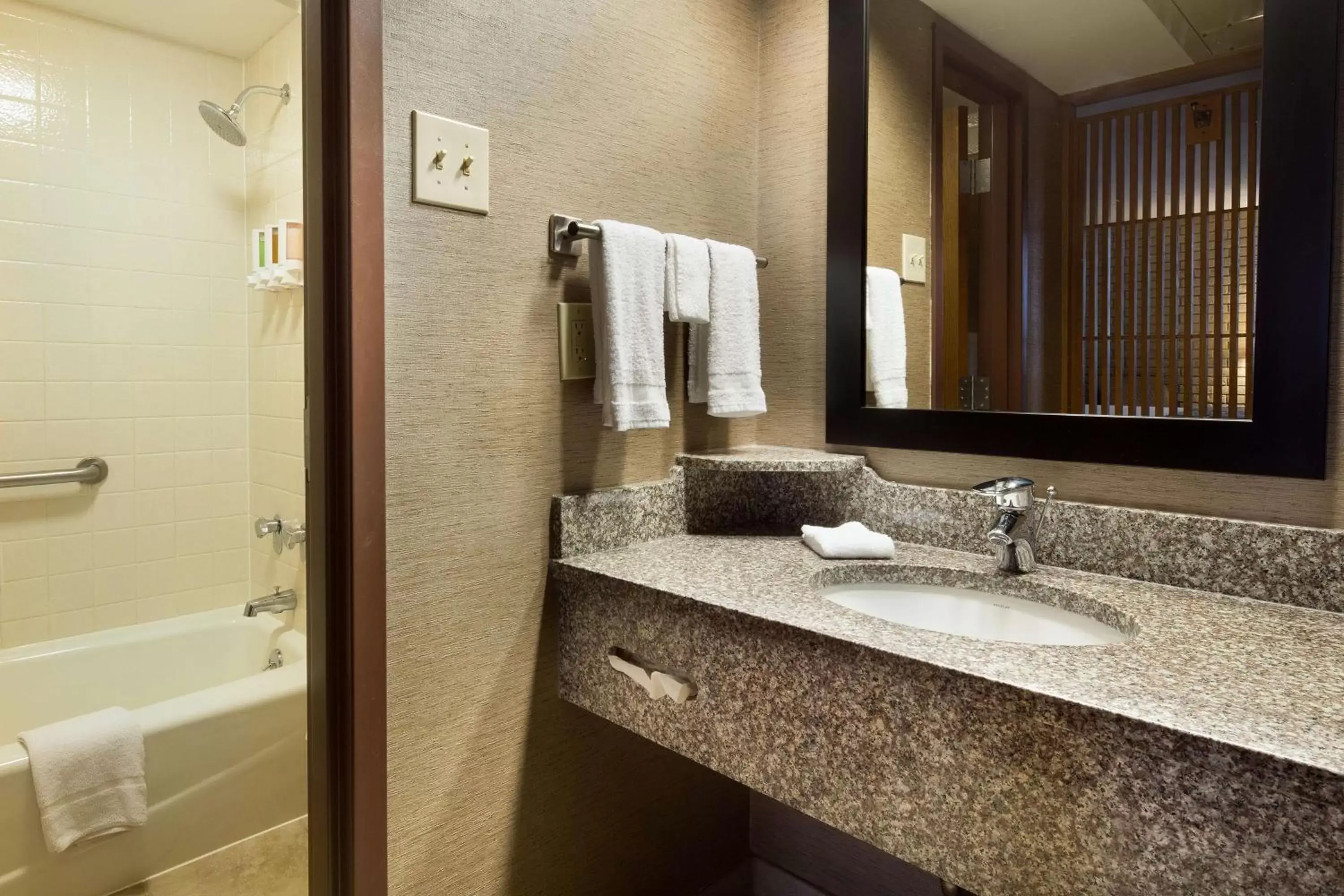 King Suite with Sofa Bed in Drury Inn - Mobile King Suite with Sofa Bed in Drury Inn - Mobile