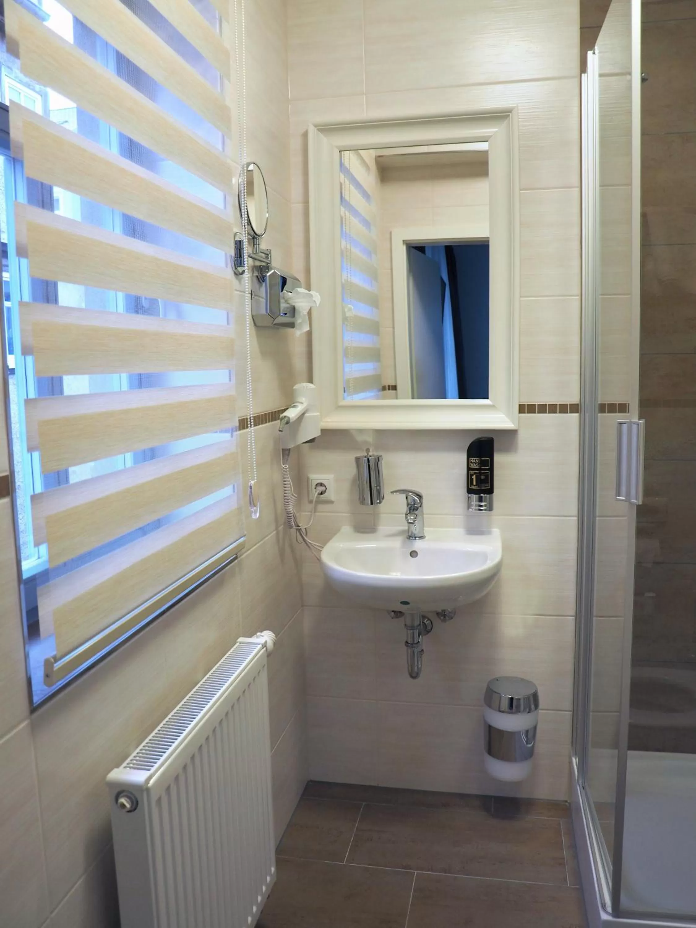 Bathroom in Pension Villa Colosseo im Herzen von Meiningen