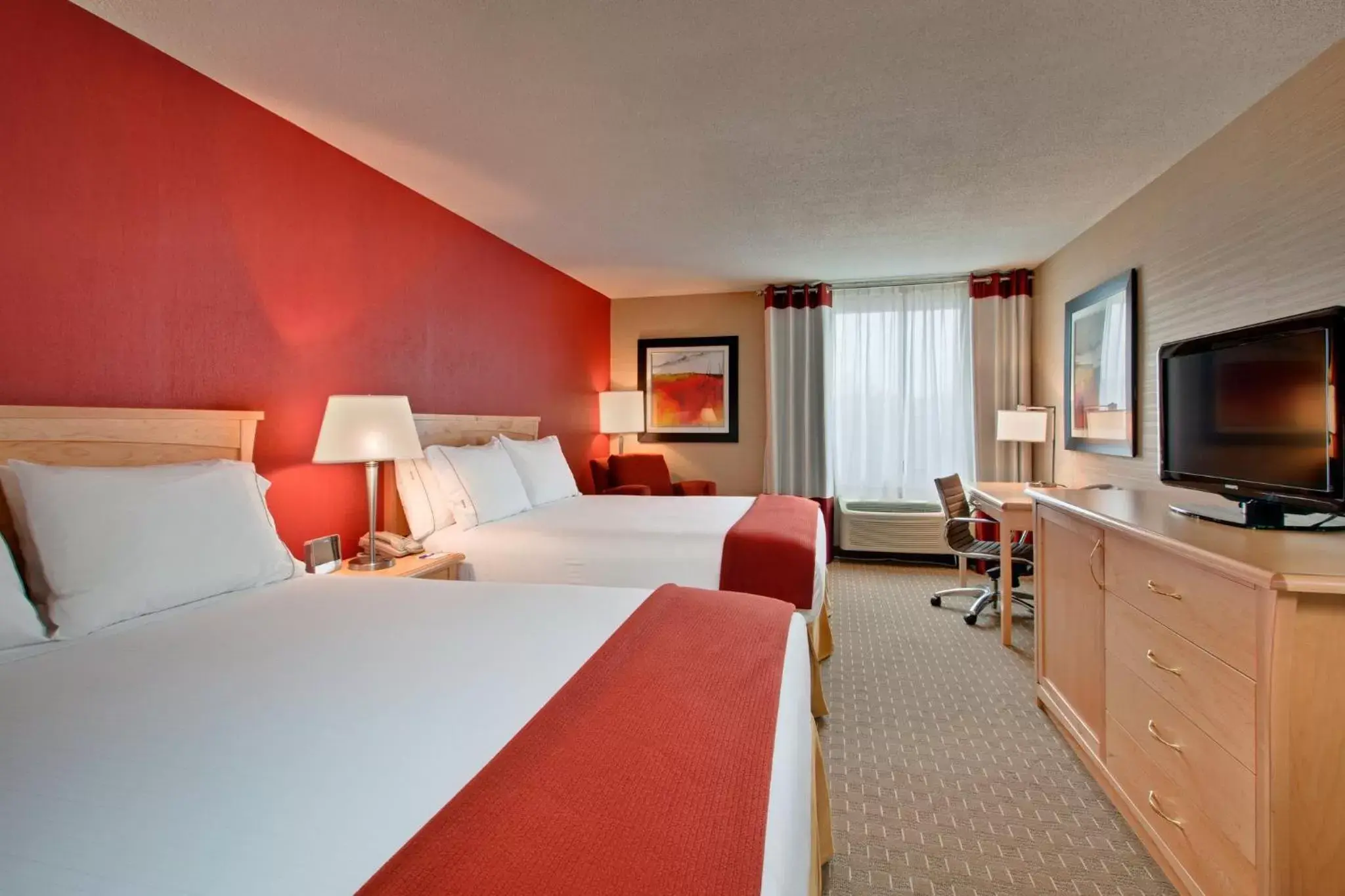 Photo of the whole room in Holiday Inn Express Hotel & Suites Chatham South, an IHG Hotel