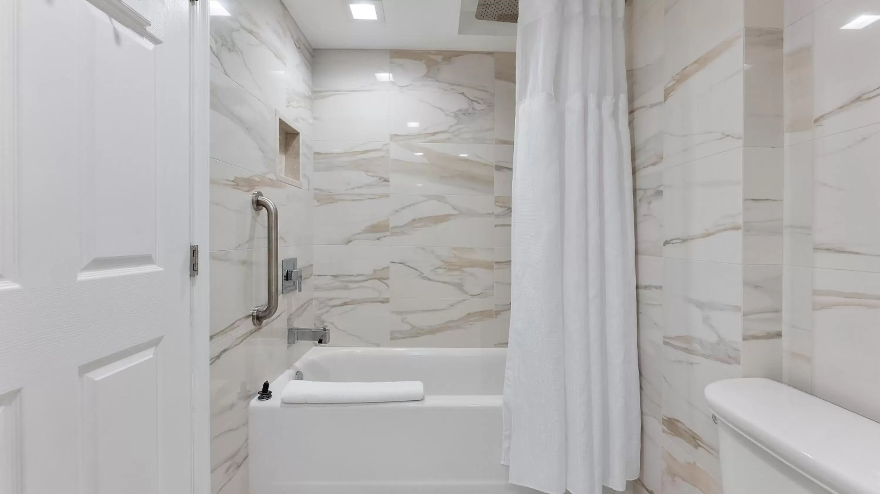 Bathroom in La Mer Beachfront Resort