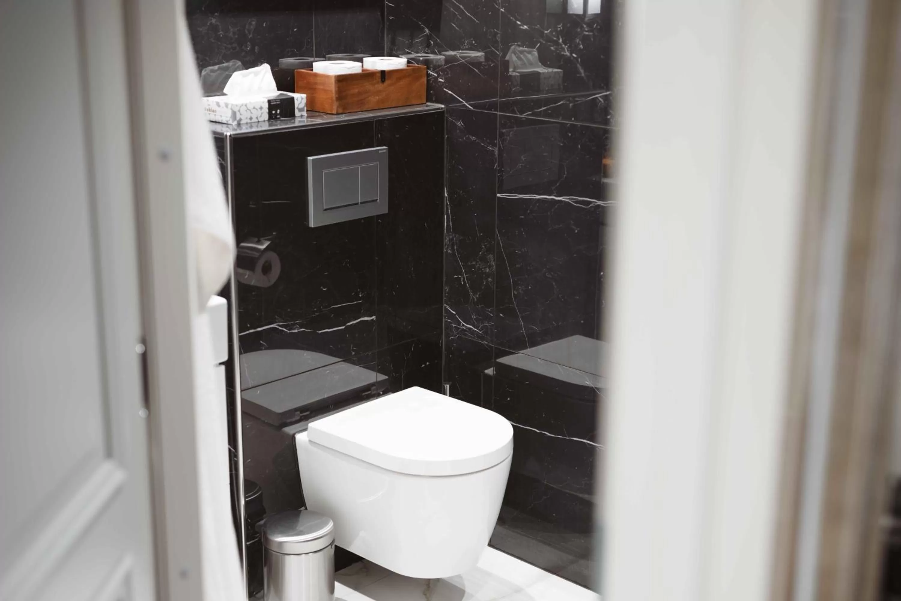 Toilet in Hotel Bastian