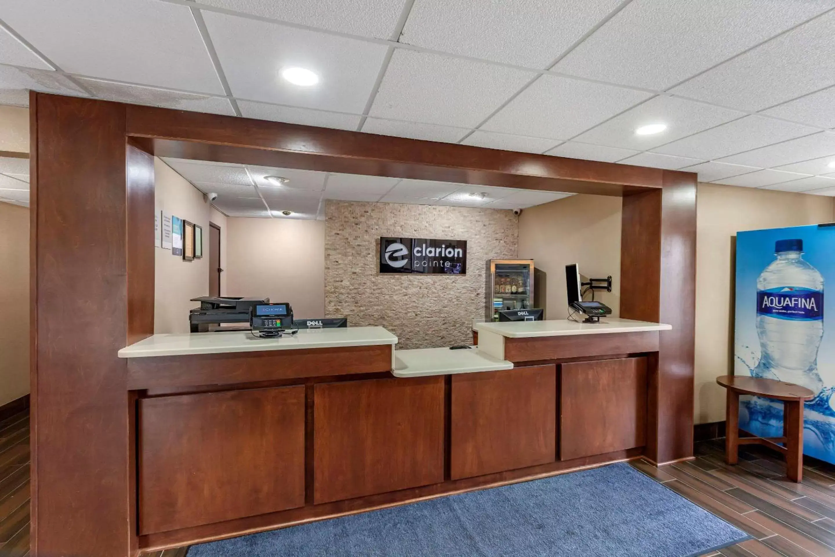 Lobby or reception, Lobby/Reception in Clarion Pointe Racine - Mount Pleasant