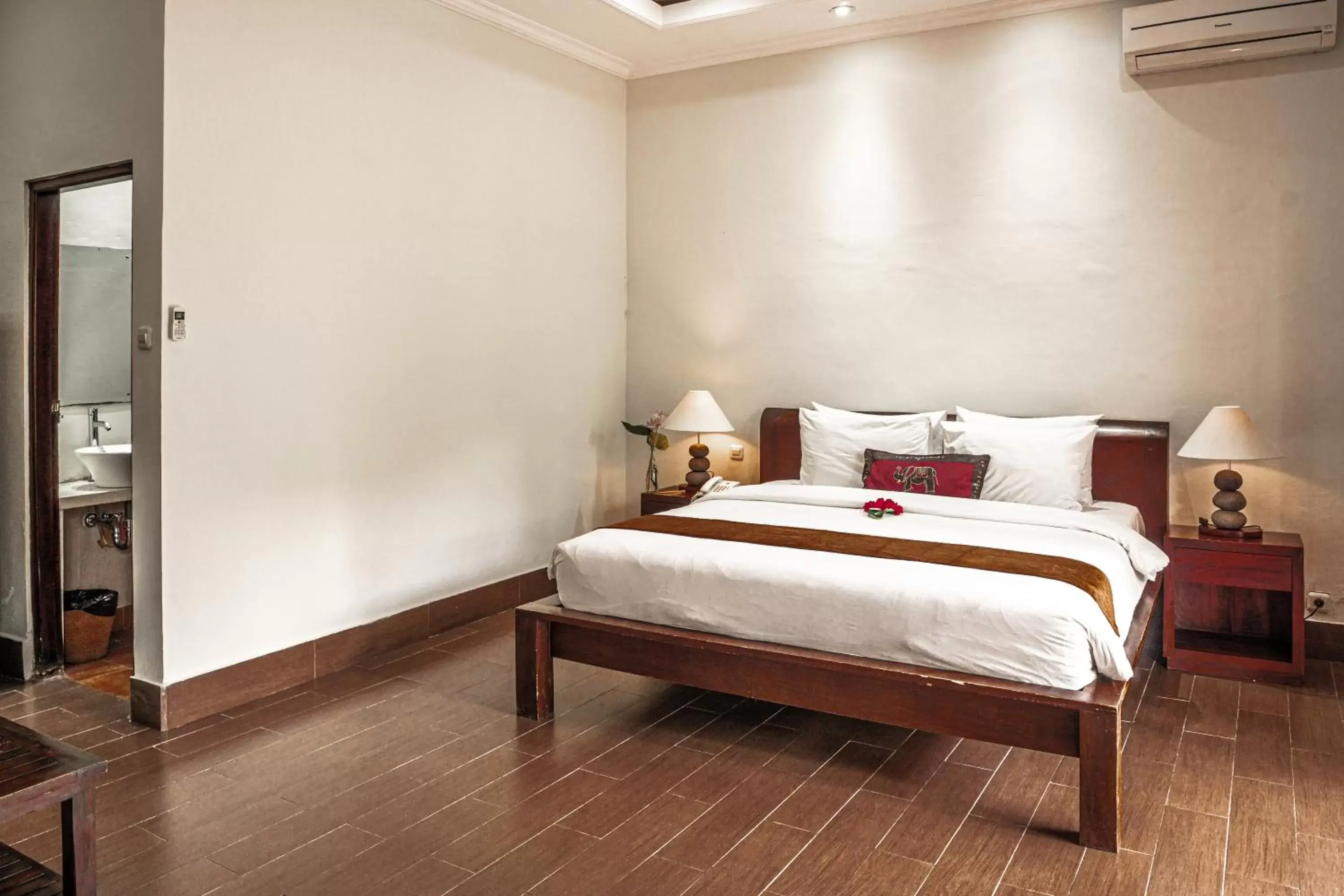 Decorative detail, Bed in Artini Bisma Ubud Hotel