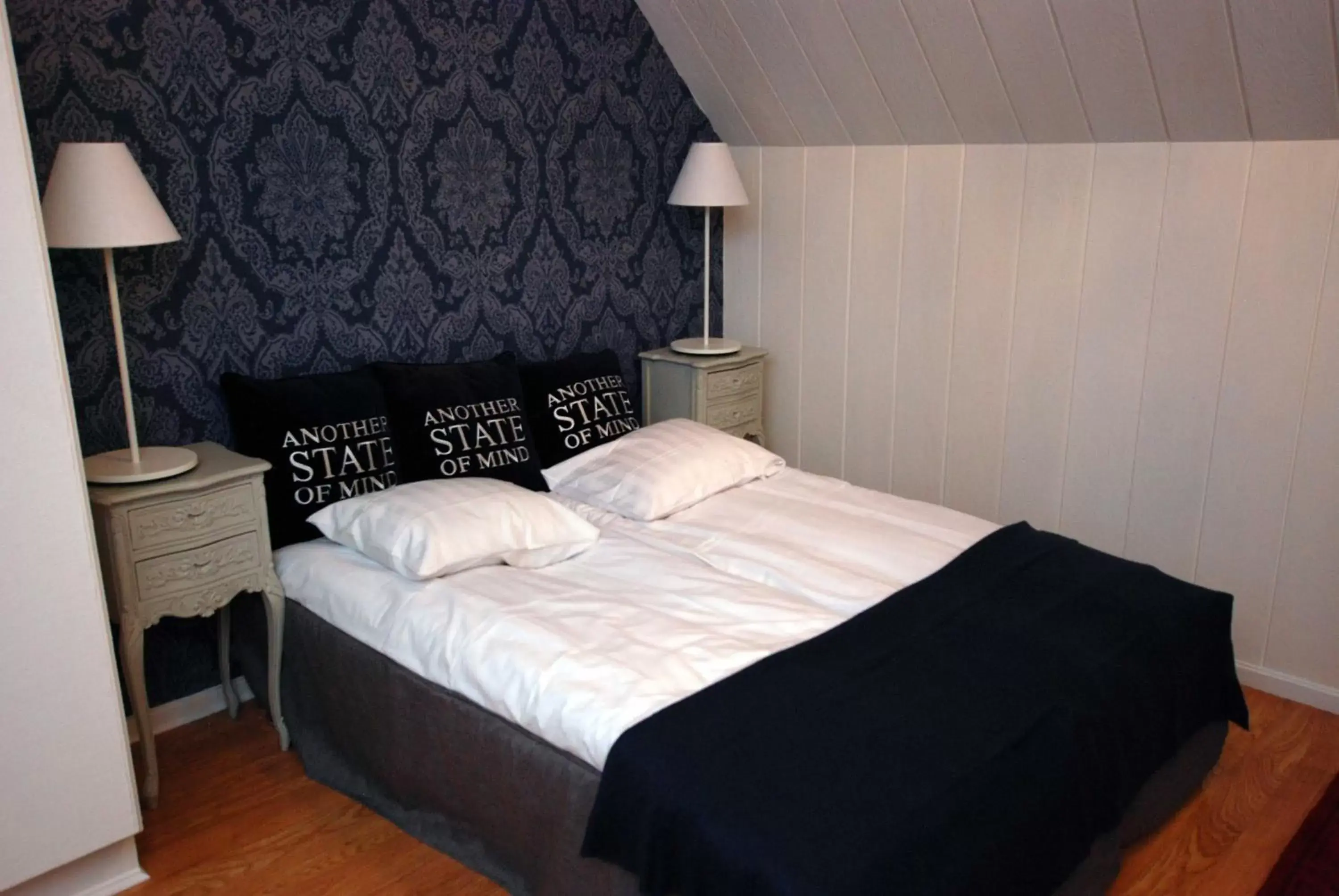 Bed in Avesta Stadshotell