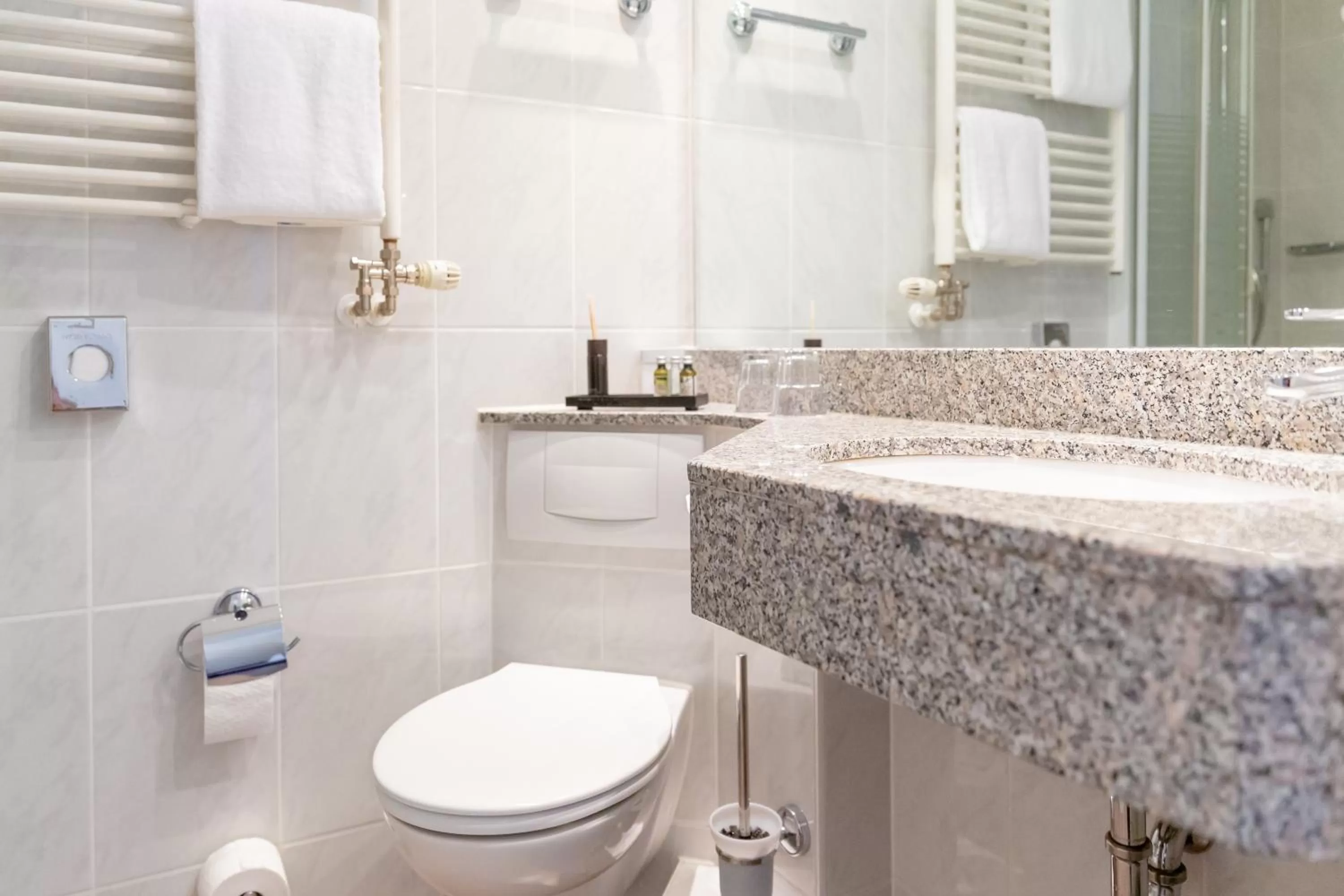 Bathroom in Parkhotel FRITZ am Brunnen