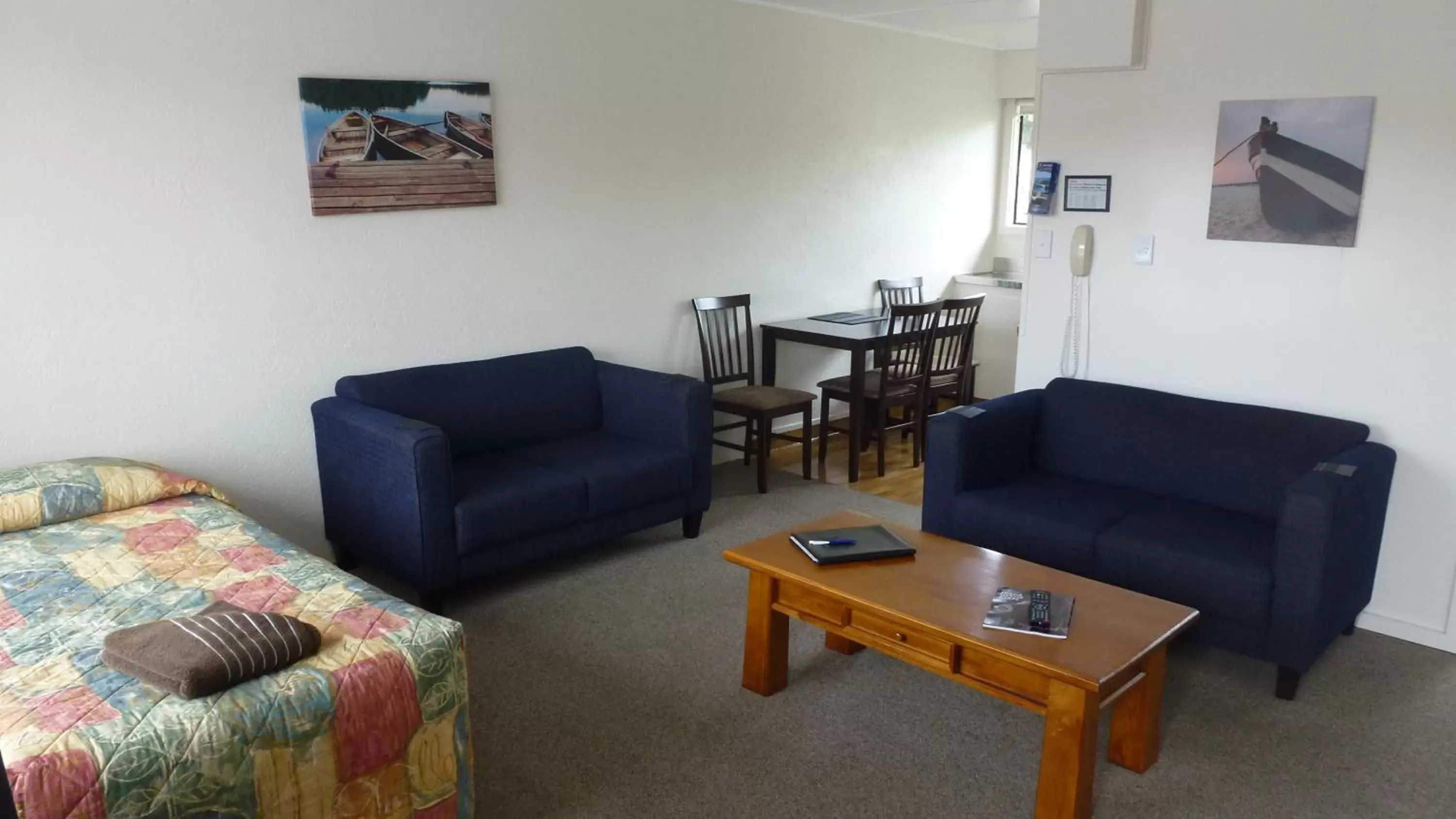 Living room, Seating Area in ASURE Adcroft Motel