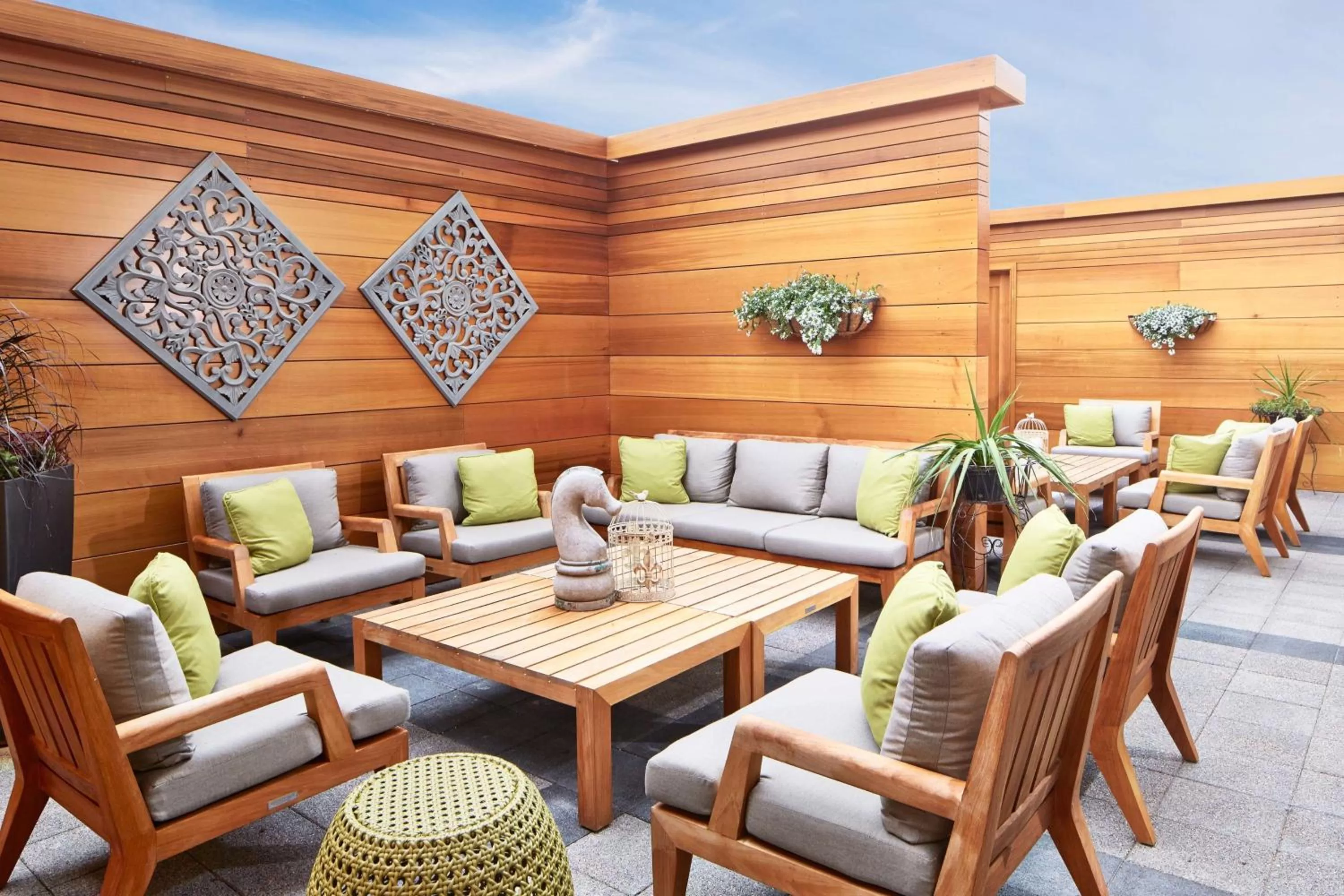 Patio in Hilton Garden Inn Boston/Marlborough