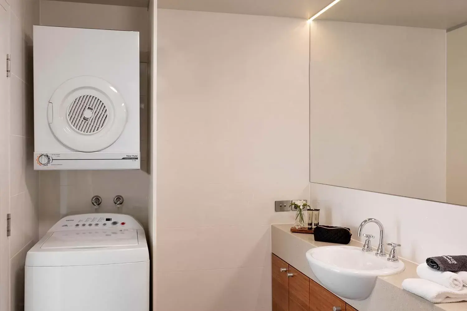 Bathroom in The Old Woolstore Apartment Hotel