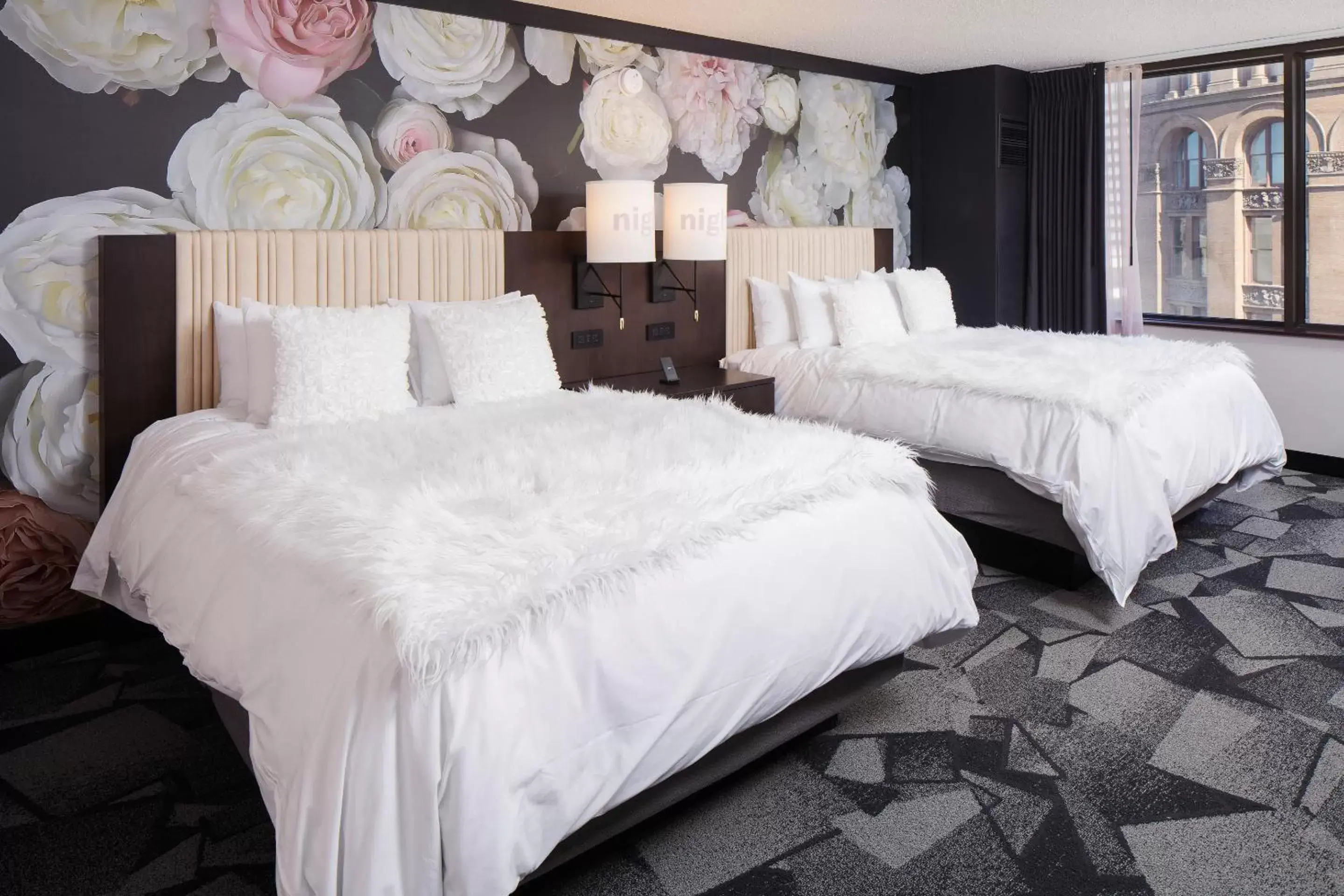 The Canvas Queen by John Grant in Saint Kate - The Arts Hotel The Canvas Queen by John Grant in Saint Kate - The Arts Hotel