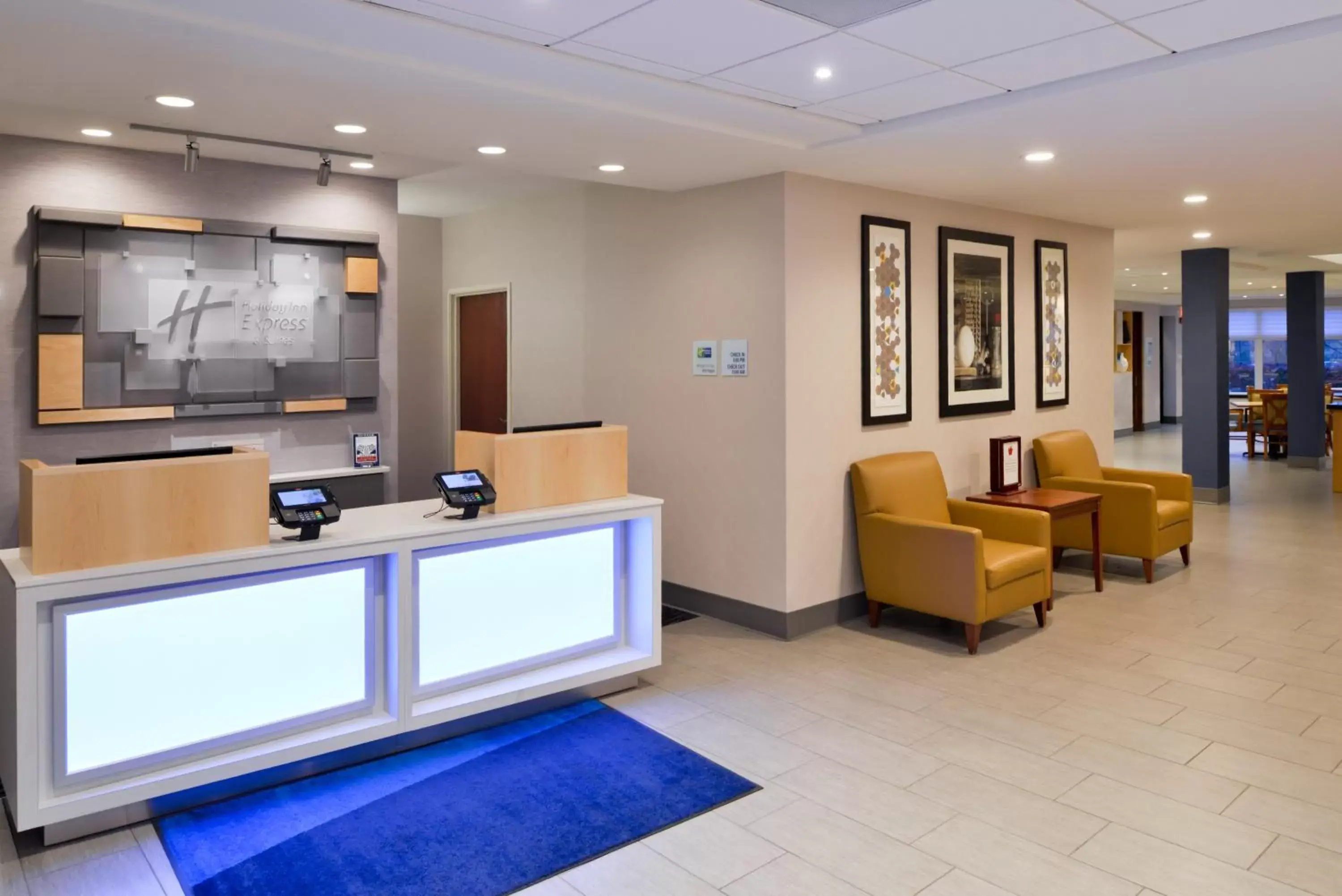 Property building, Lobby/Reception in Holiday Inn Express Hotel & Suites Clifton Park, an IHG Hotel
