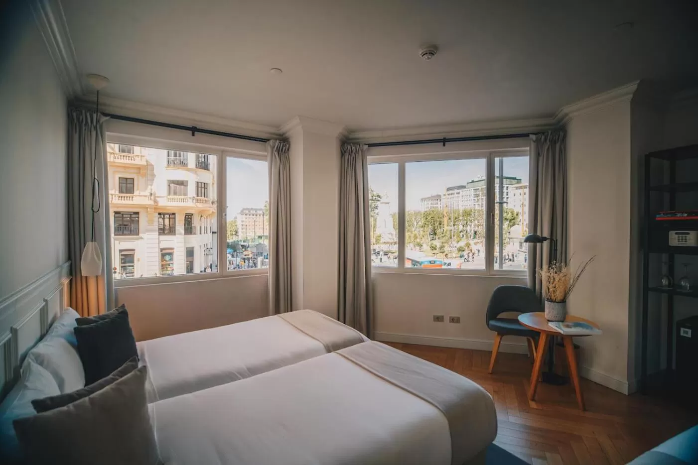 View (from property/room), Bed in Dear Hotel Madrid