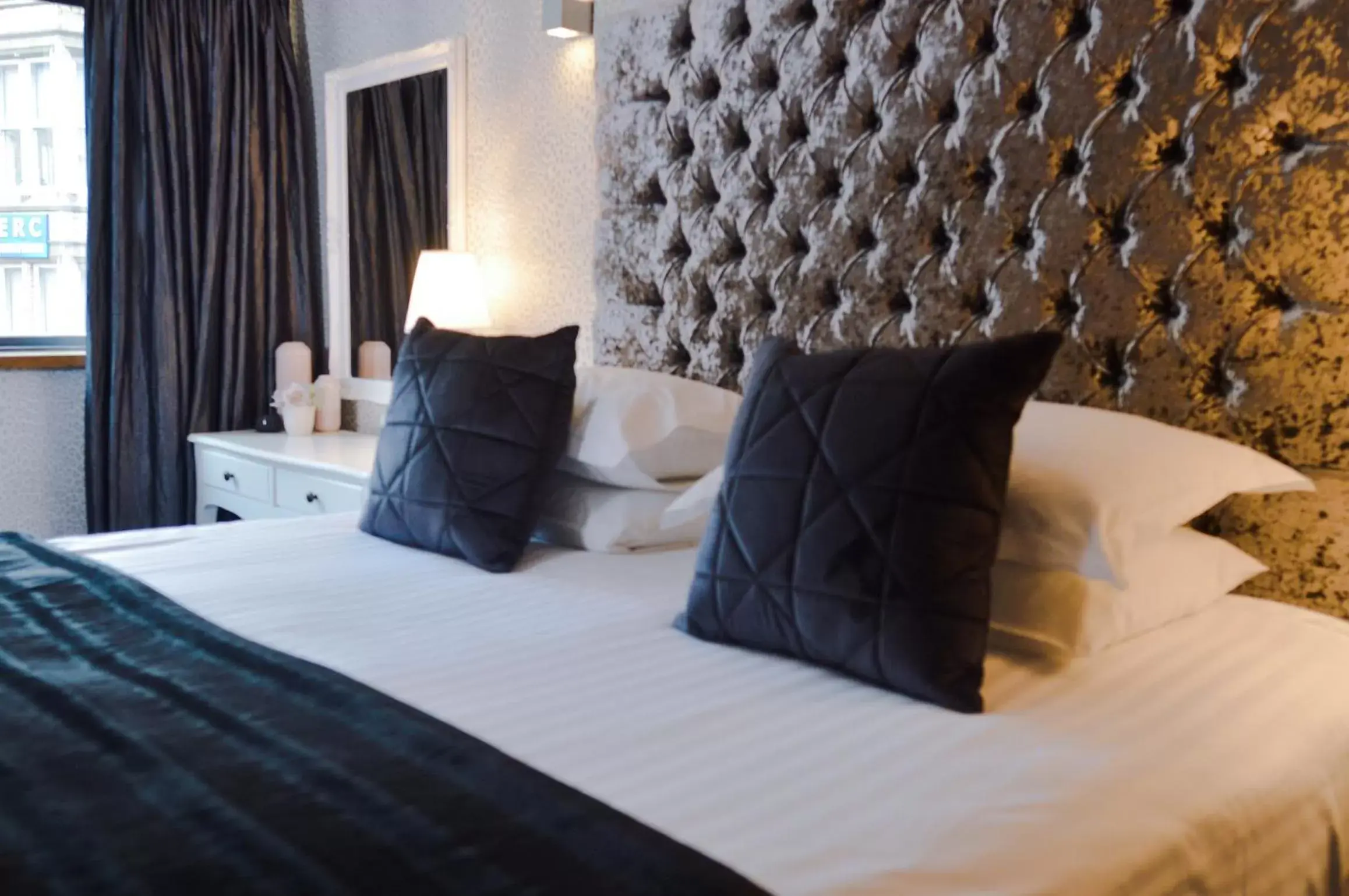 Bedroom, Bed in Posh Pads - Liverpool 1 - Apart-Hotel