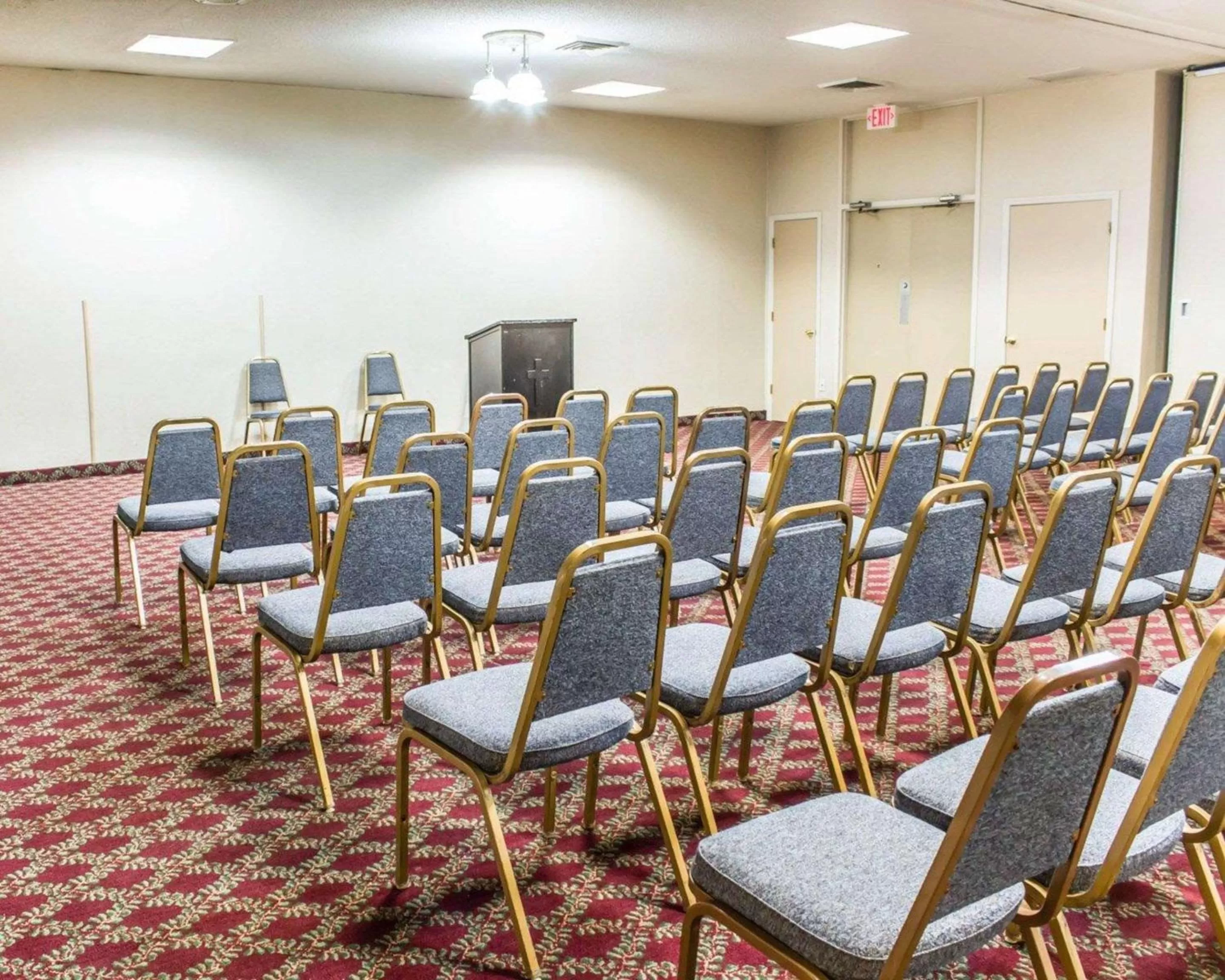 Banquet/Function facilities in Econo Lodge and Suites