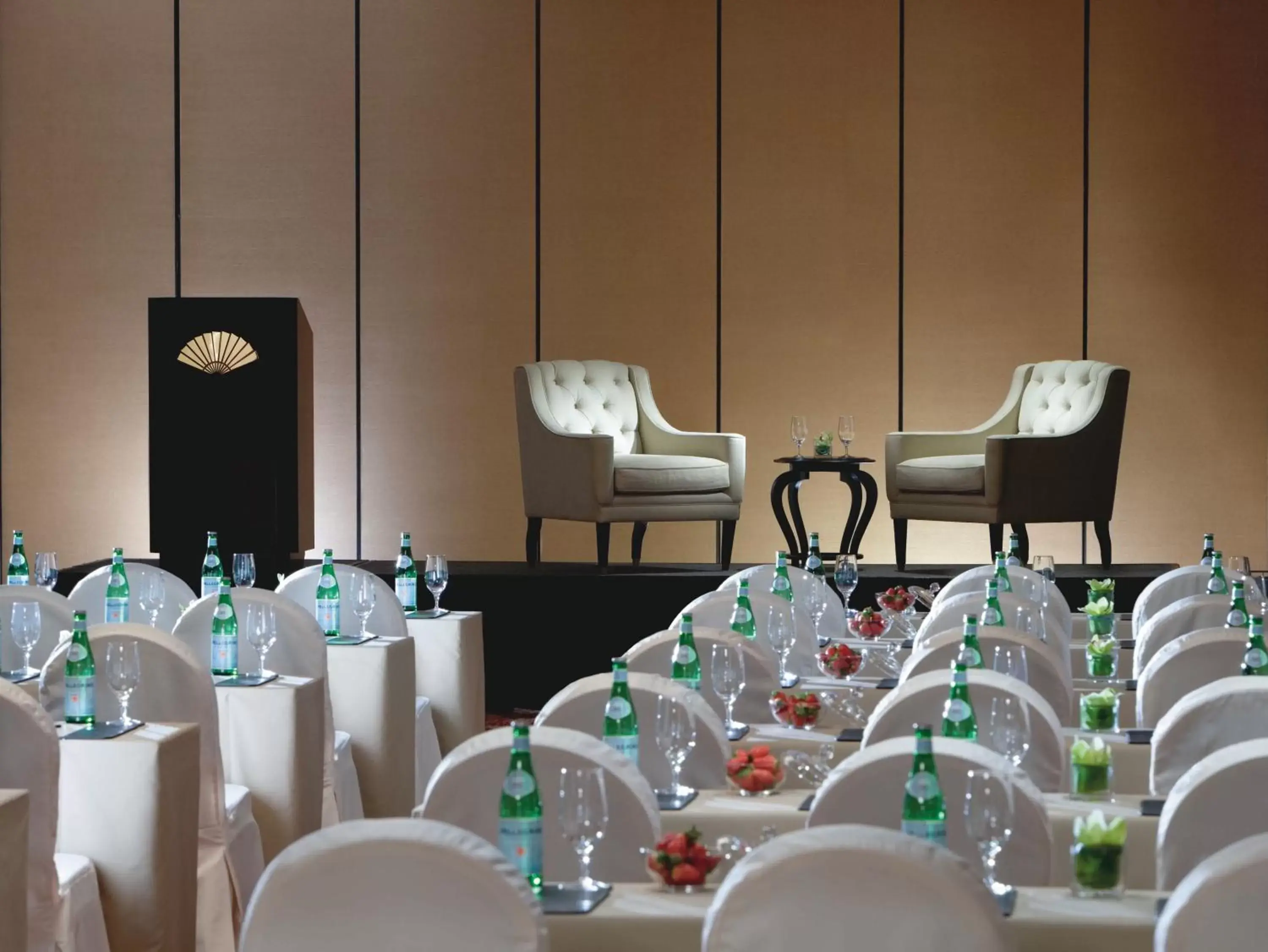 Business facilities in Mandarin Oriental Hong Kong