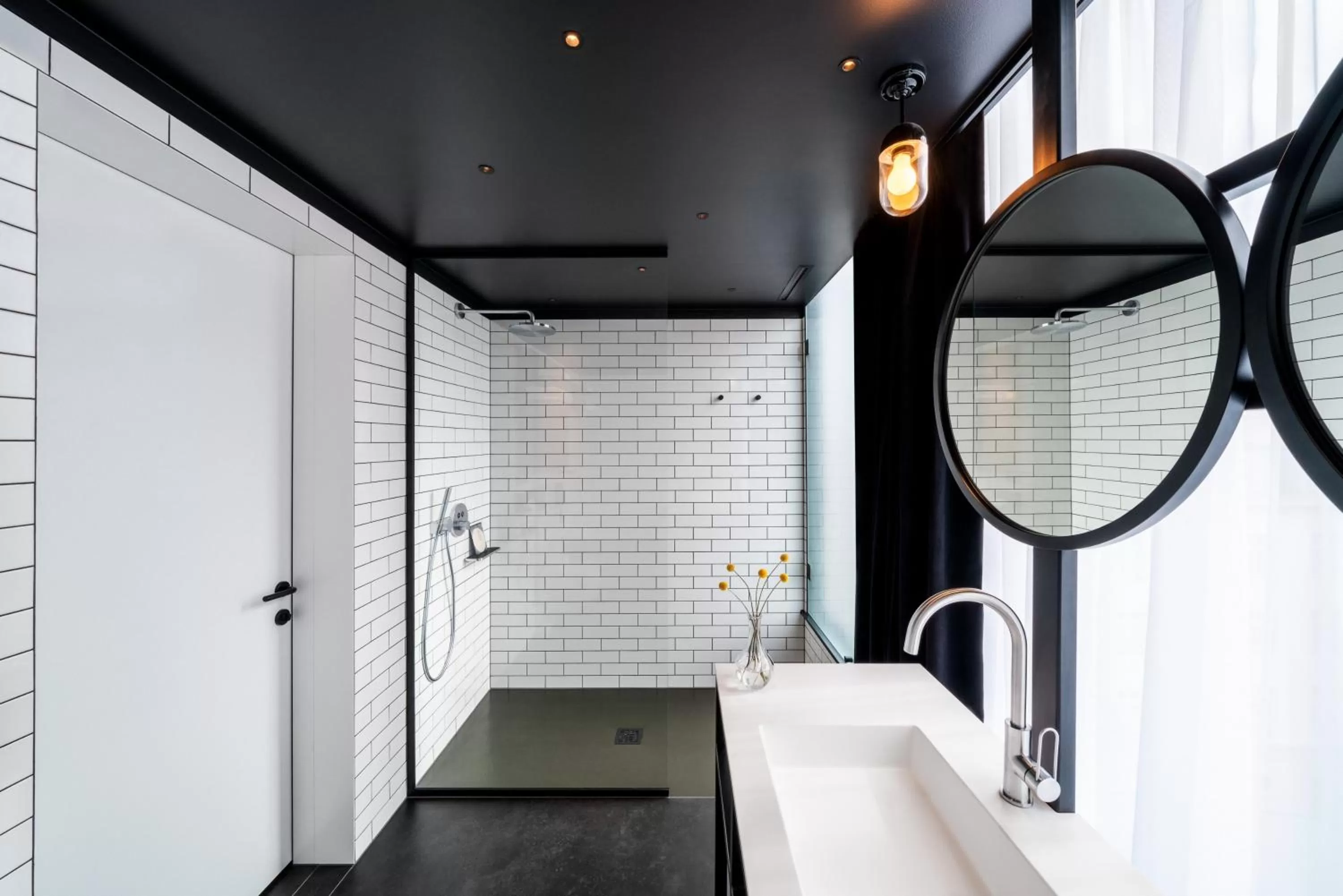 Shower in The Bridge Wroclaw - MGallery