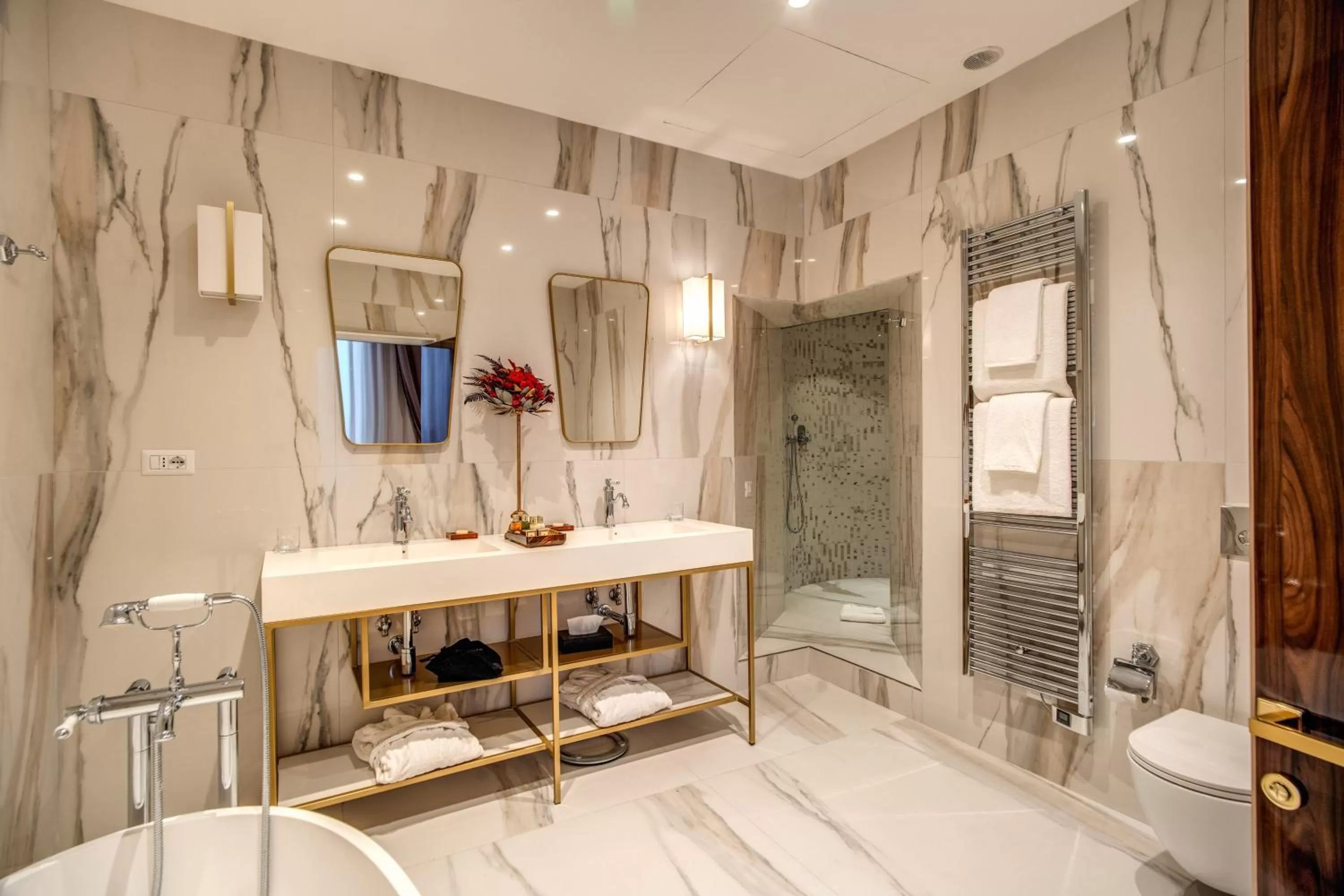 Shower in Eitch Borromini Palazzo Pamphilj