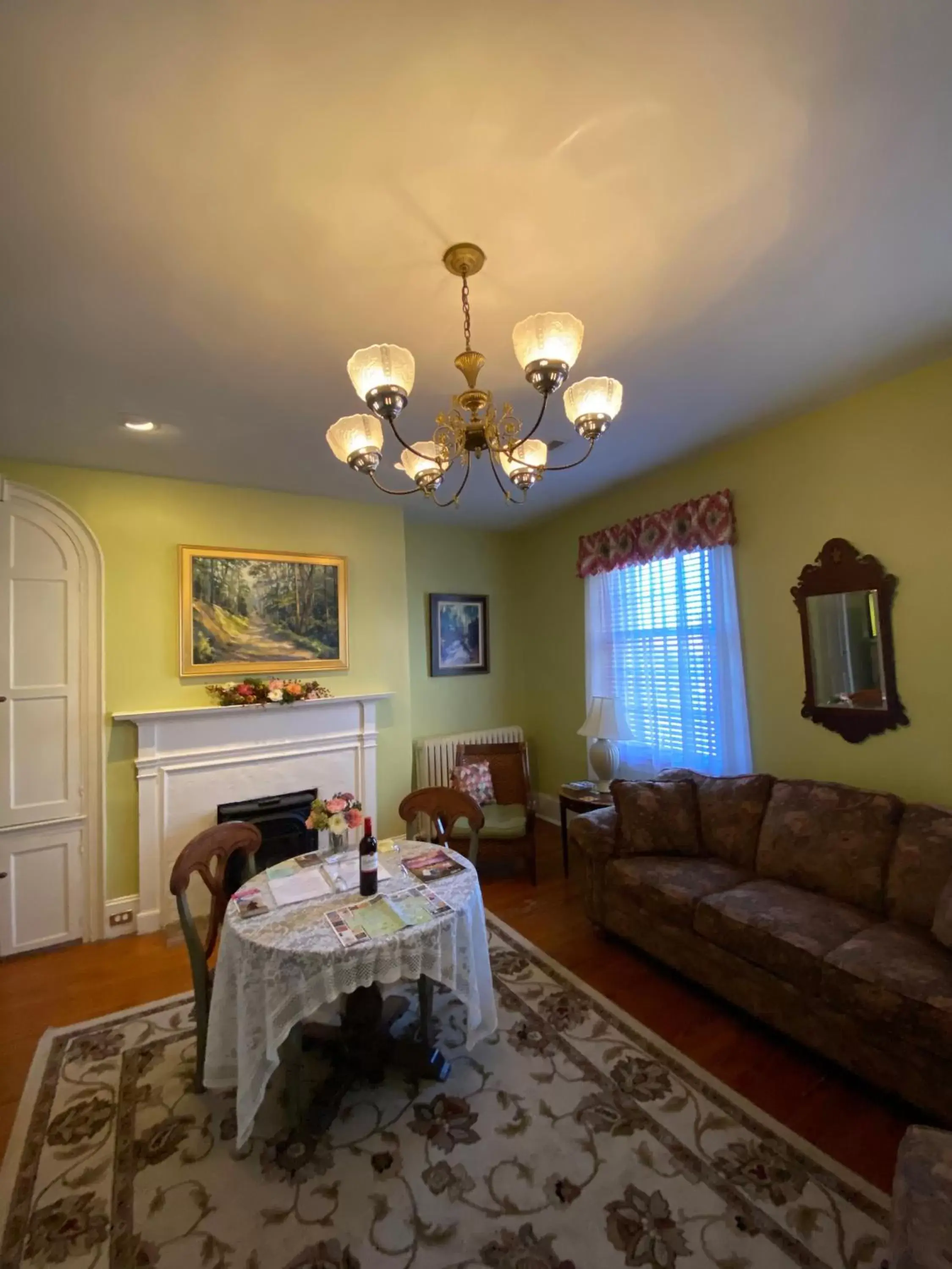 Living room in The Inn at Lincoln Square