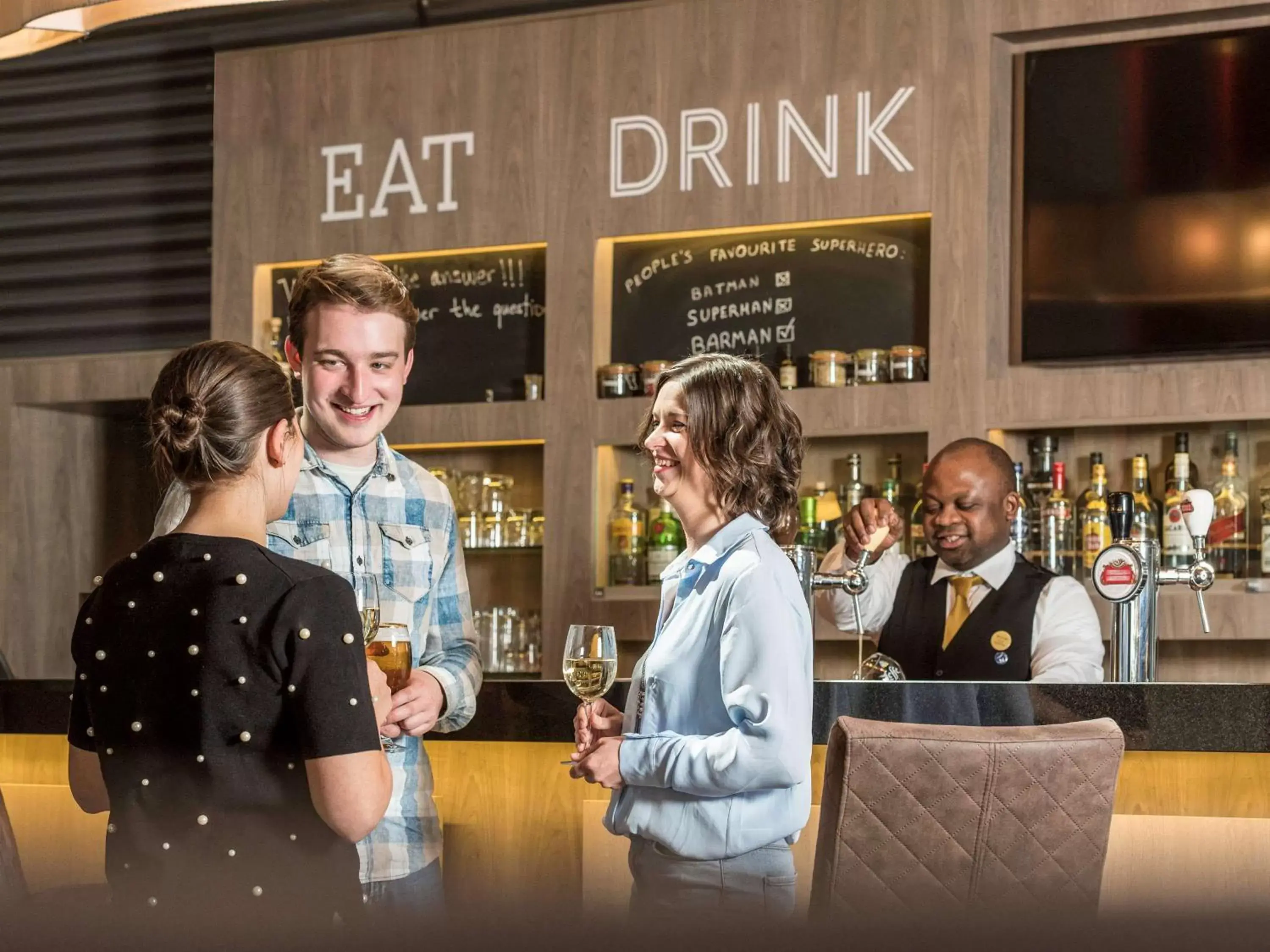 Lounge or bar in Novotel Mechelen Centrum