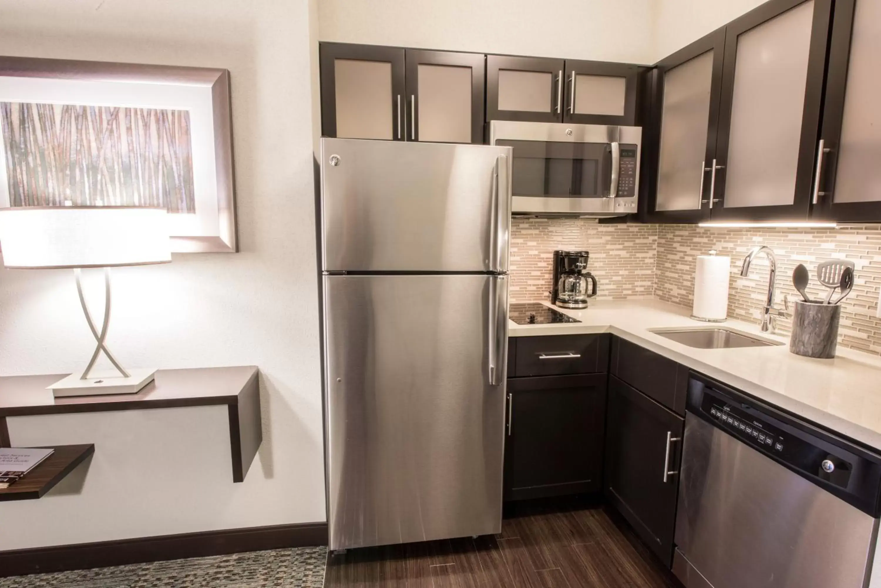 Photo of the whole room, Kitchen/Kitchenette in Staybridge Suites Albany Wolf Rd-Colonie Center, an IHG Hotel