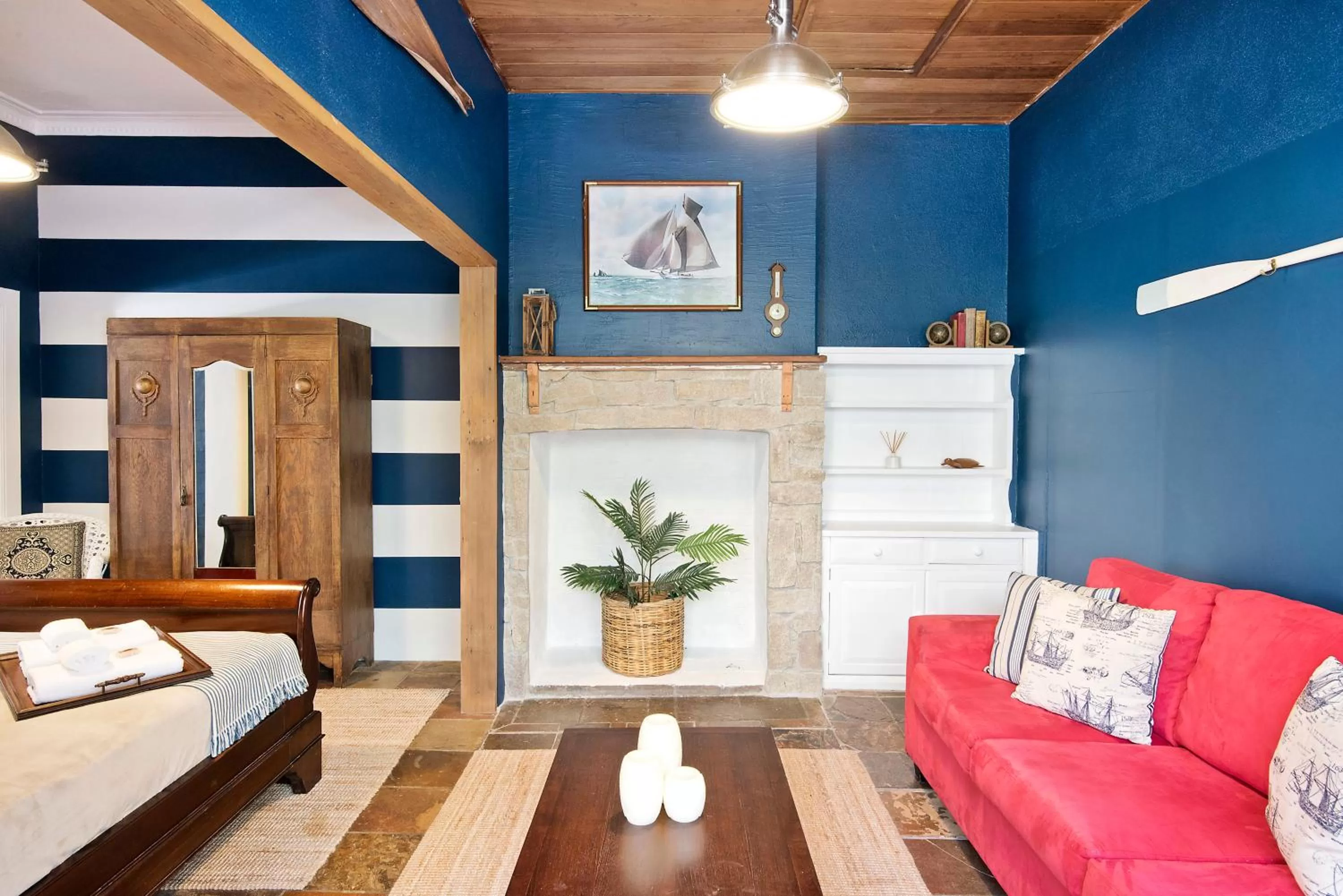 Bed in Manly Waves Studios & Apartments