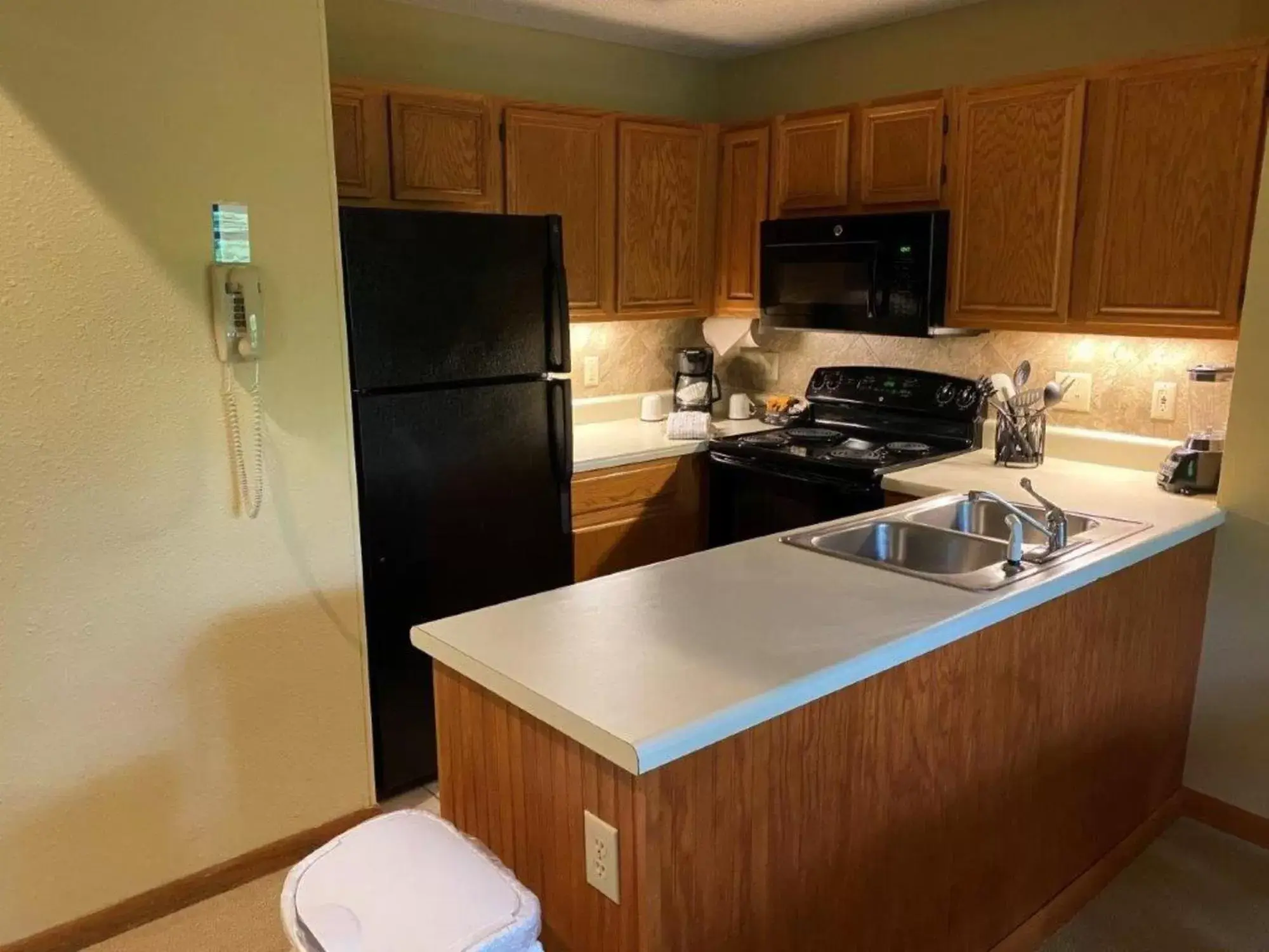 Kitchen or kitchenette, Kitchen/Kitchenette in Fairway Forest