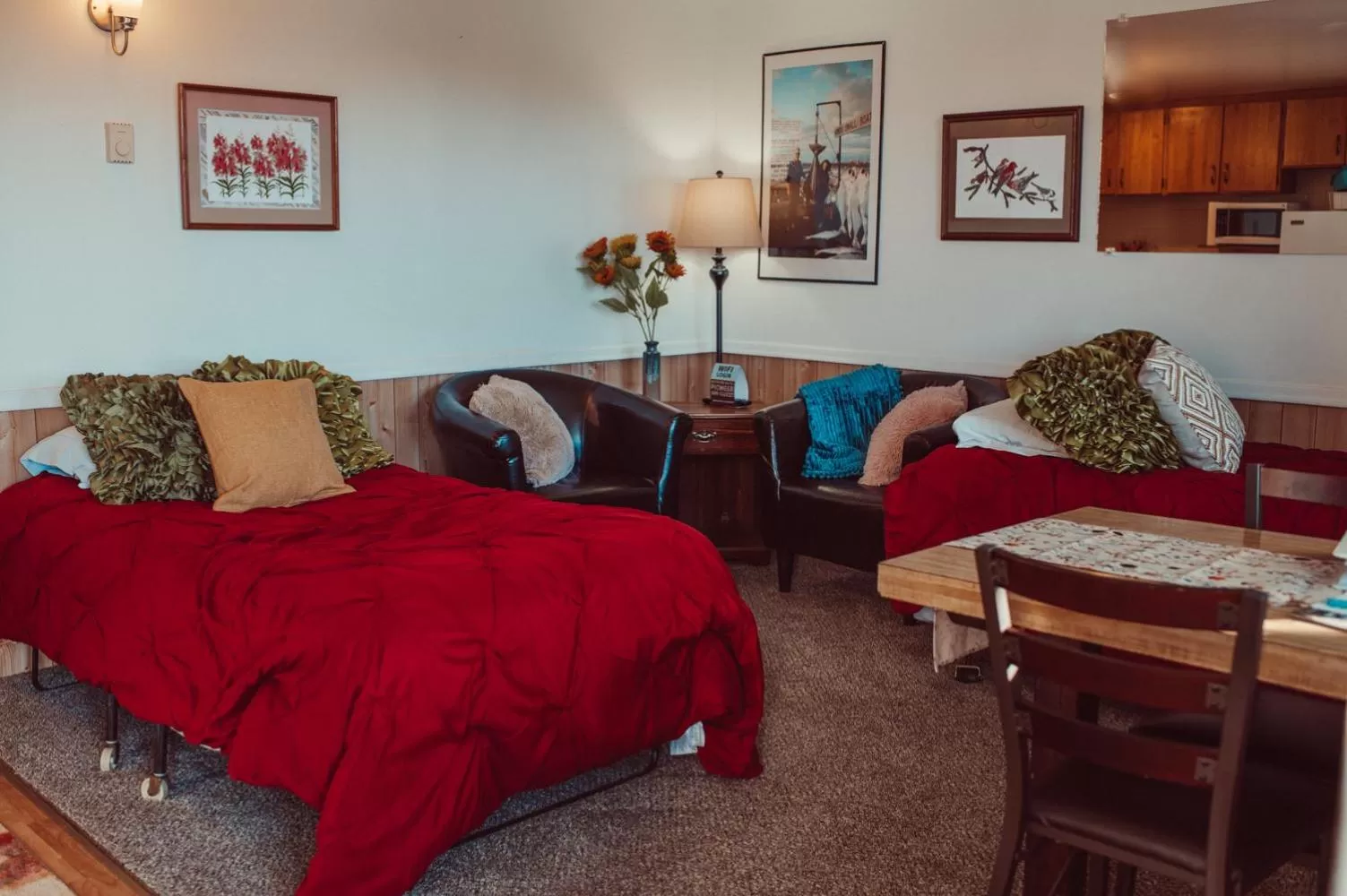 Bed in Pioneer Inn Downtown