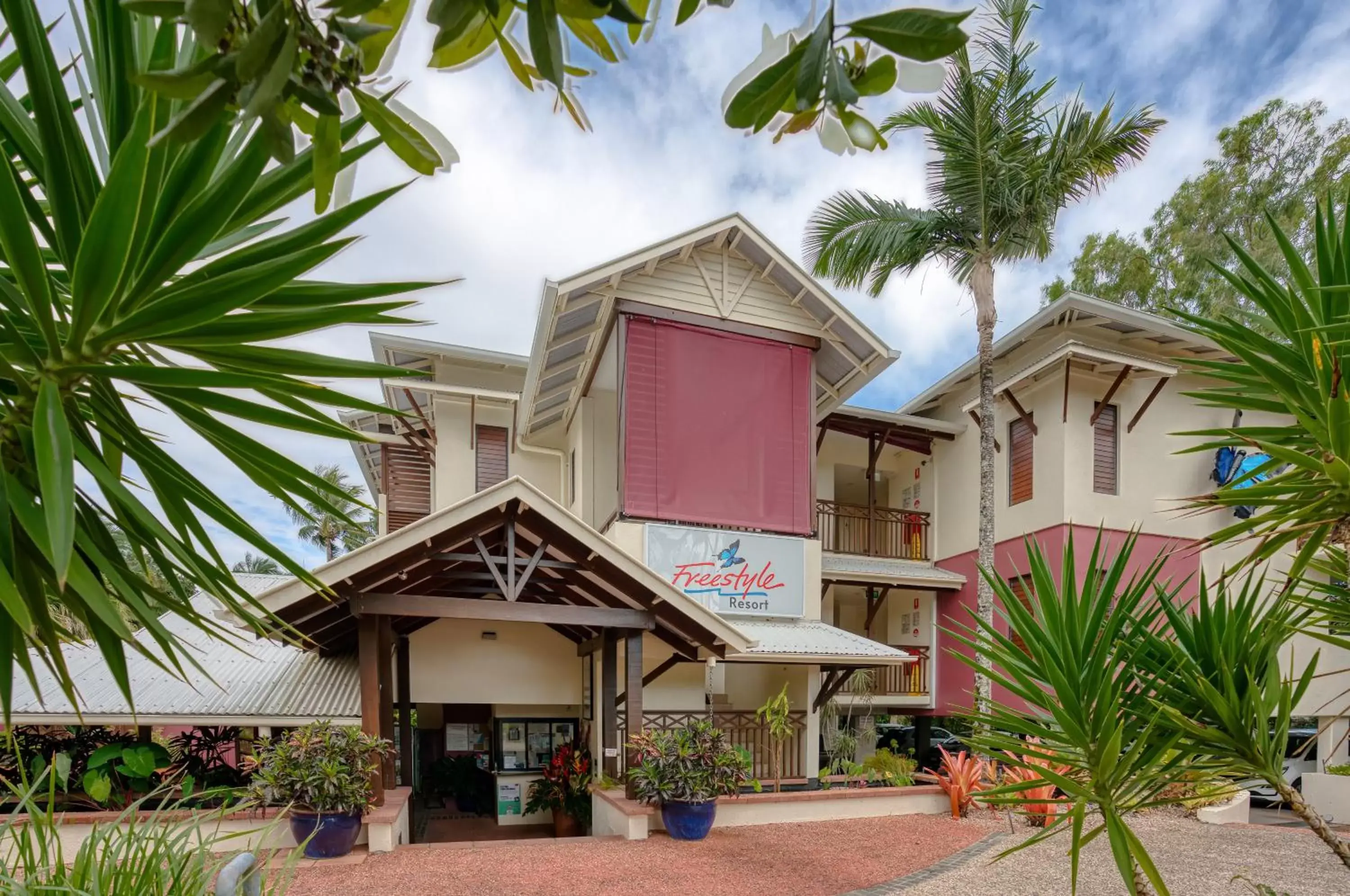Property building in Freestyle Resort Port Douglas Property building in Freestyle Resort Port Douglas