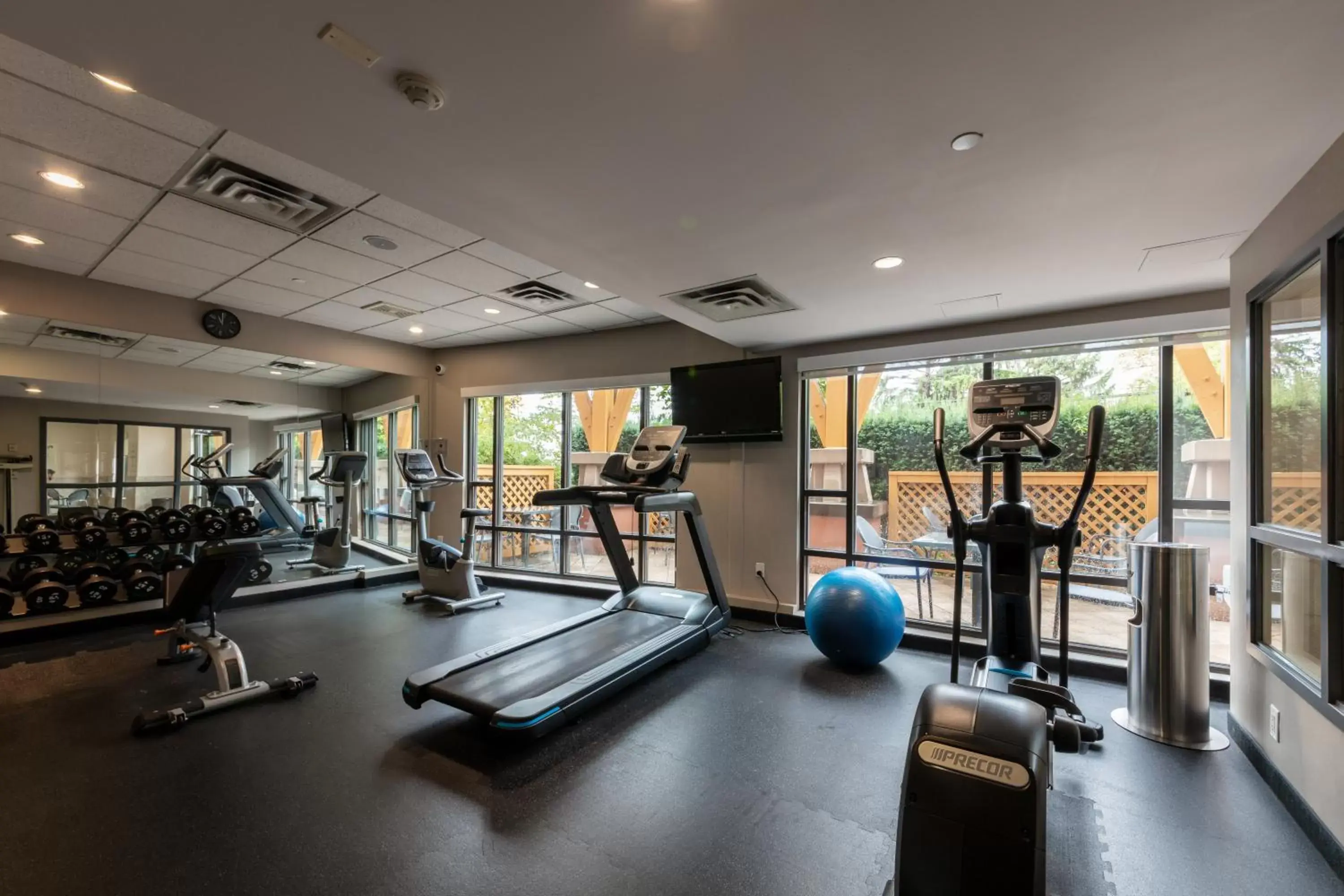 Fitness centre/facilities, View in Holiday Inn Express & Suites Riverport Richmond, an IHG Hotel