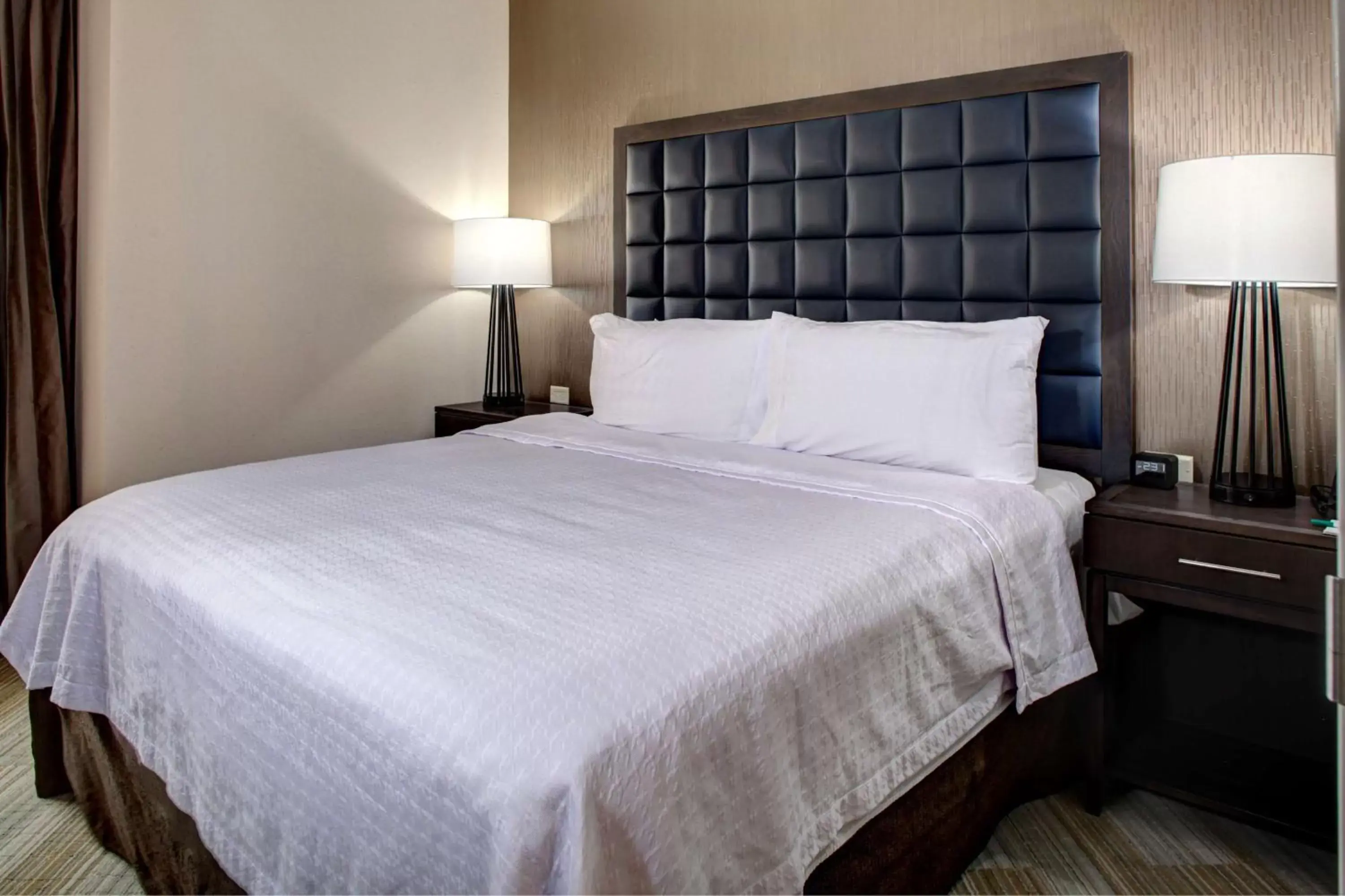 Bed in Homewood Suites by Hilton Richmond-Downtown