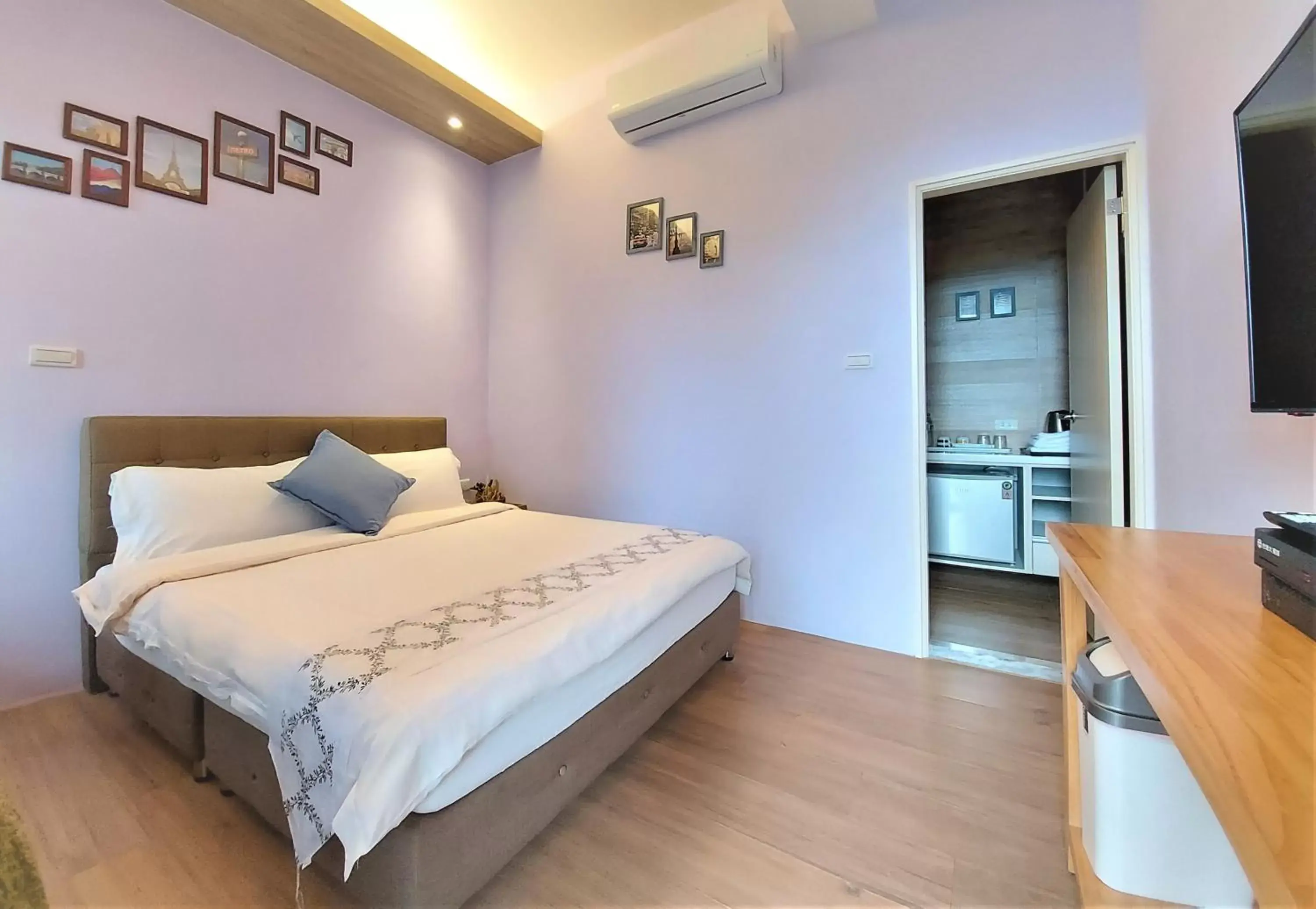 Property building, Bed in Dosun B&B