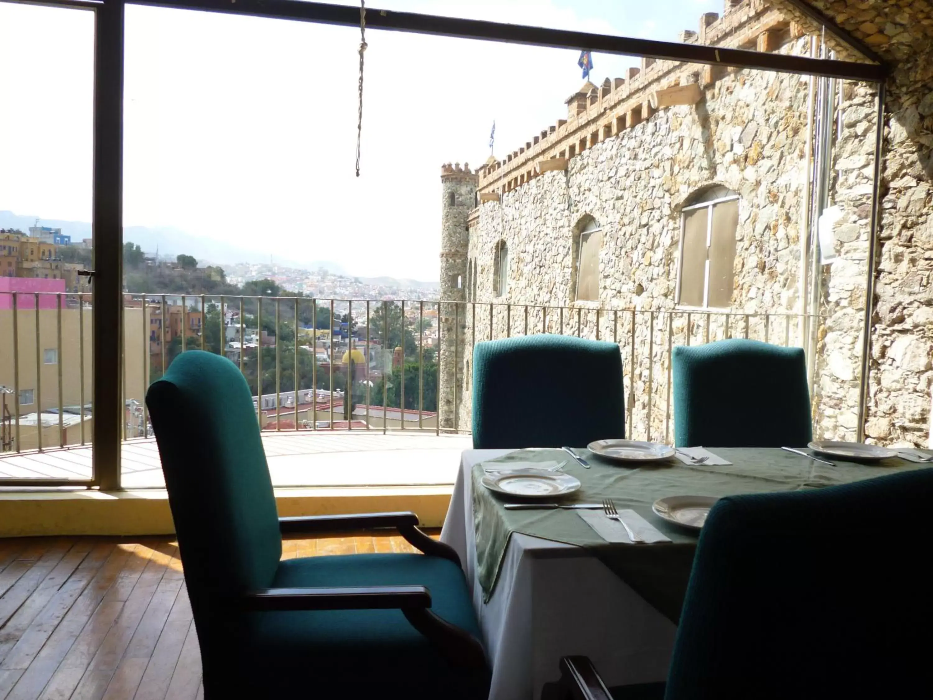 Restaurant/places to eat in Hotel Castillo de Santa Cecilia