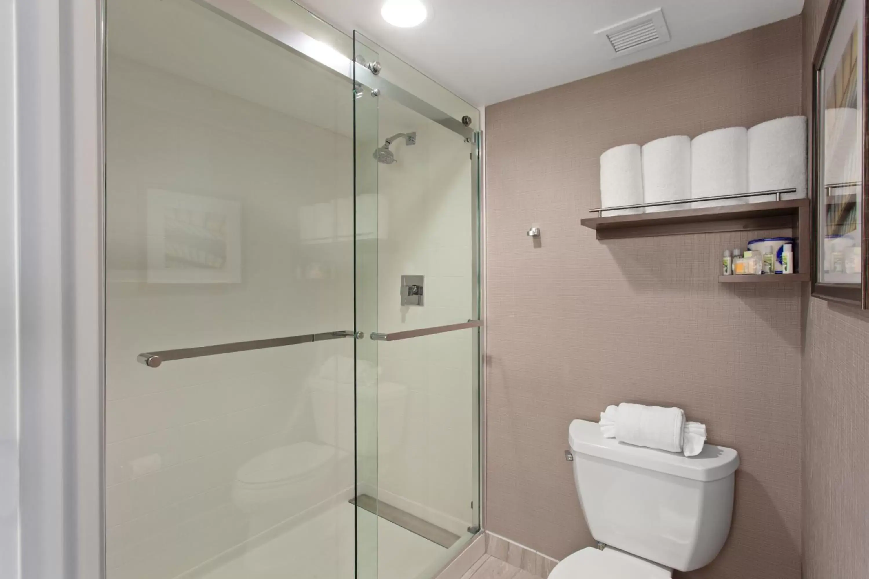 Shower, Bathroom in Holiday Inn Diamond Bar - Pomona, an IHG Hotel