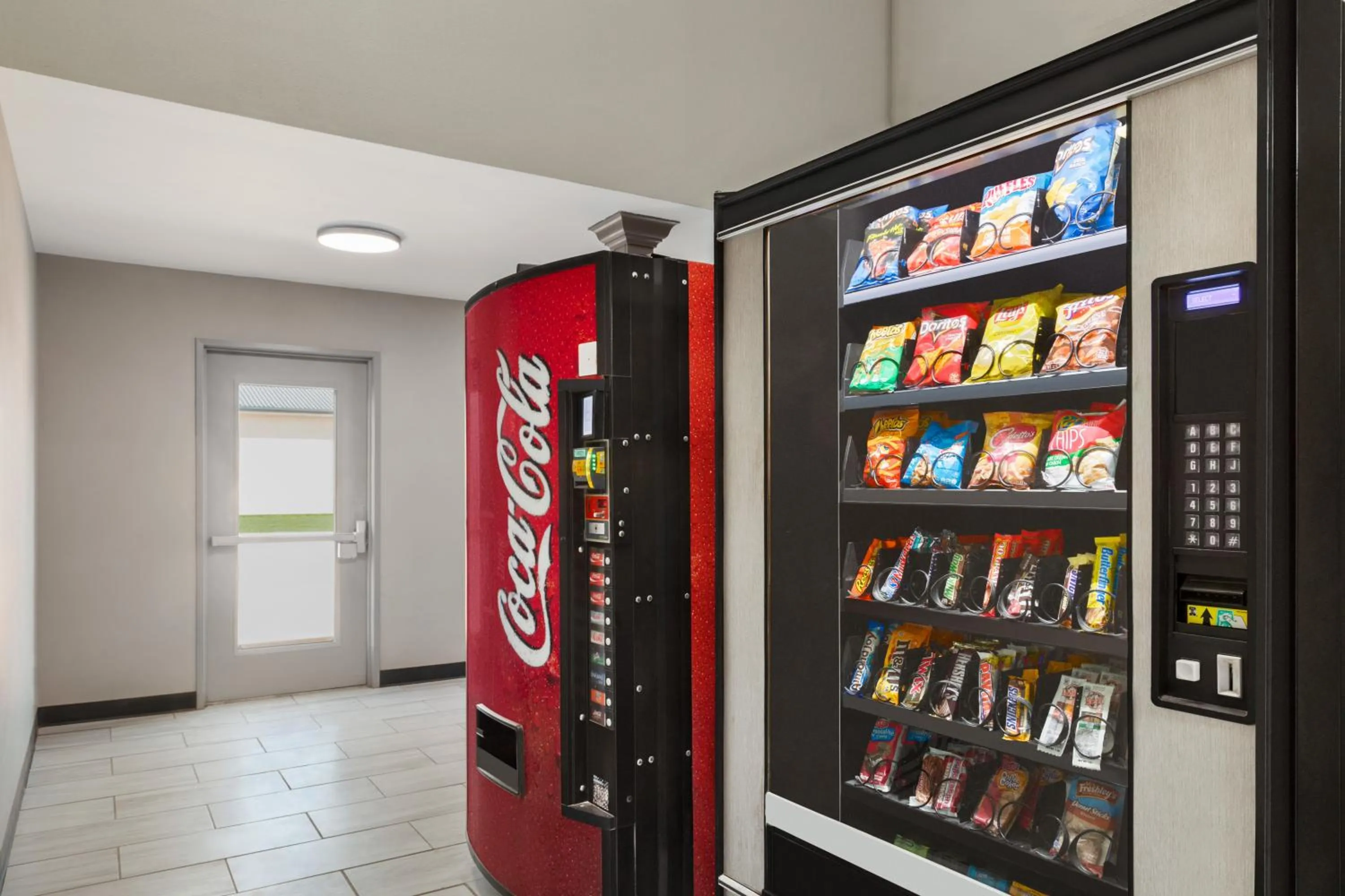 On-site shops in Baymont by Wyndham Blackwell I-35