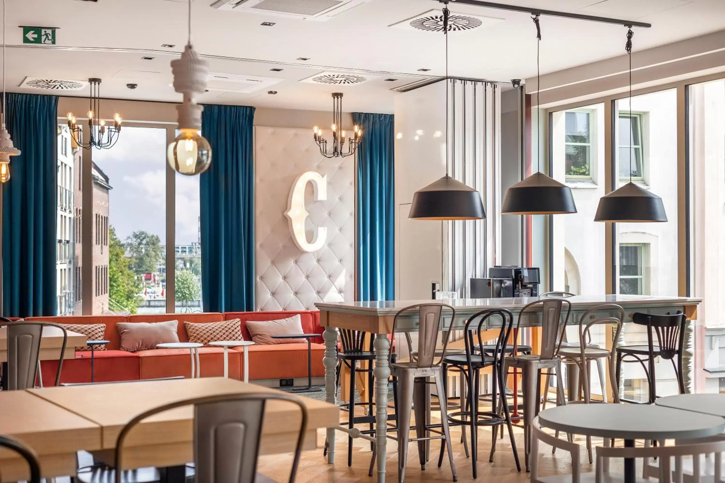 Lounge or bar, Restaurant/Places to Eat in ibis Styles Szczecin Stare Miasto