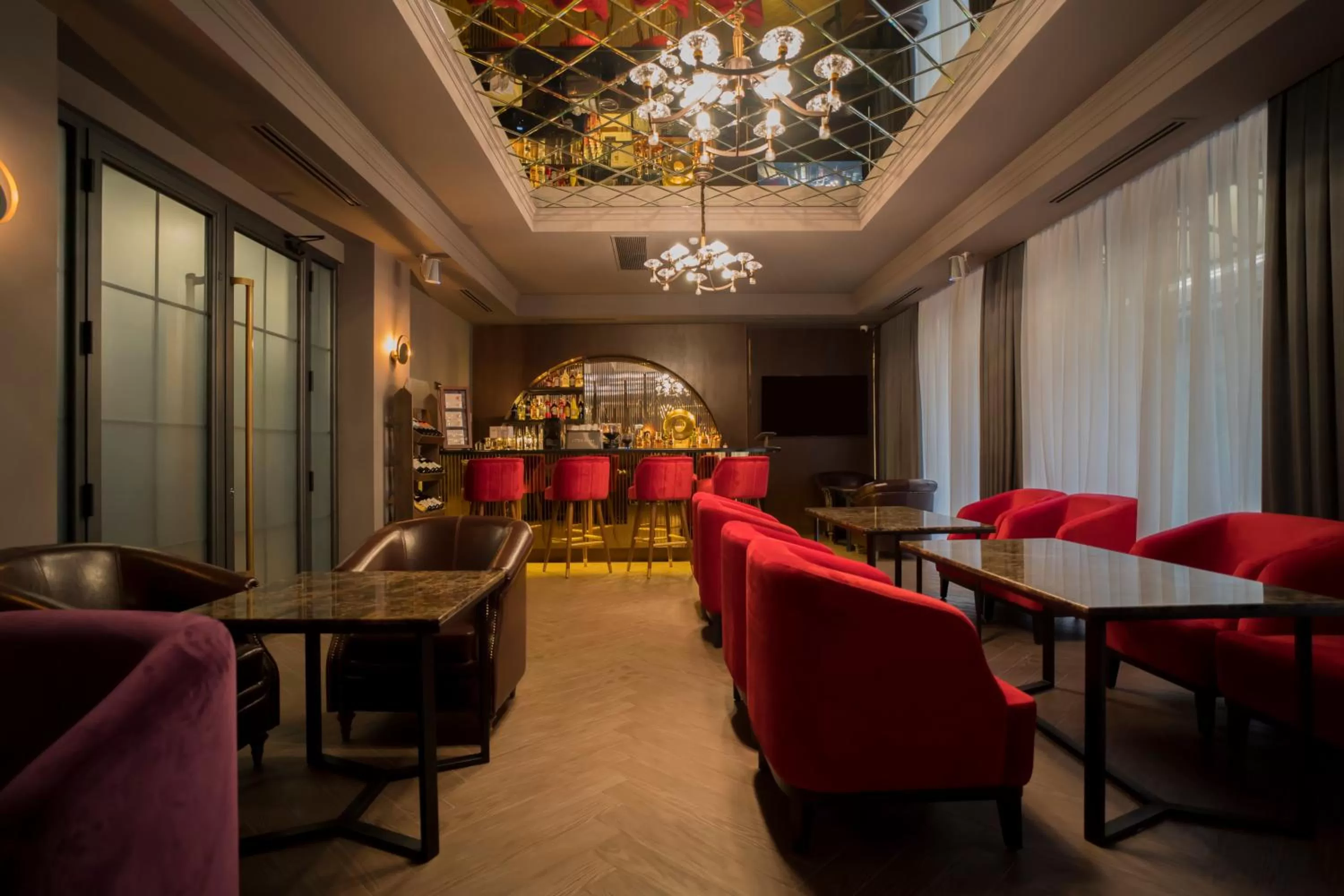 Lounge or bar in OSCAR BOUTIQUE HOTEL