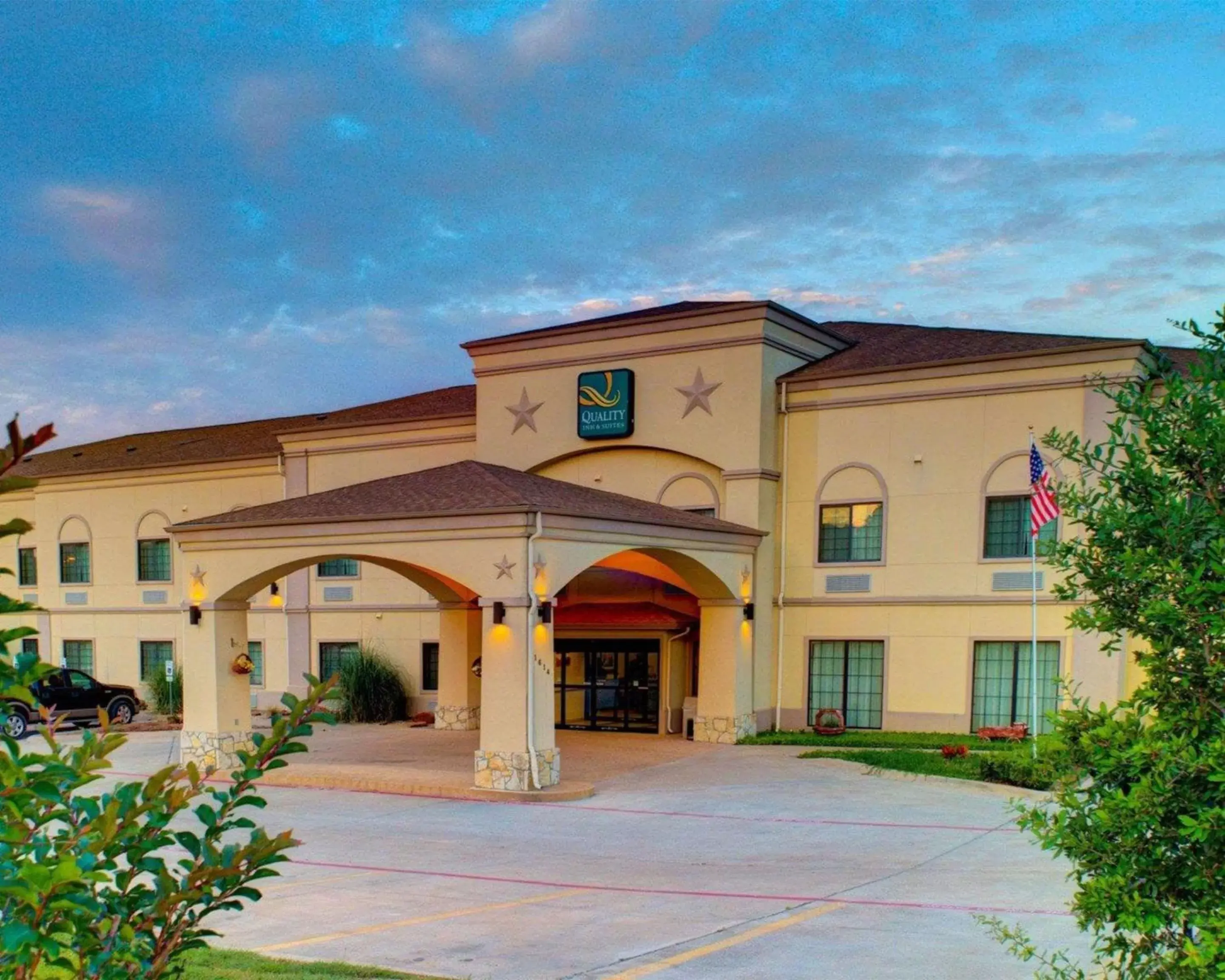 Property Building in Quality Inn & Suites - Glen Rose