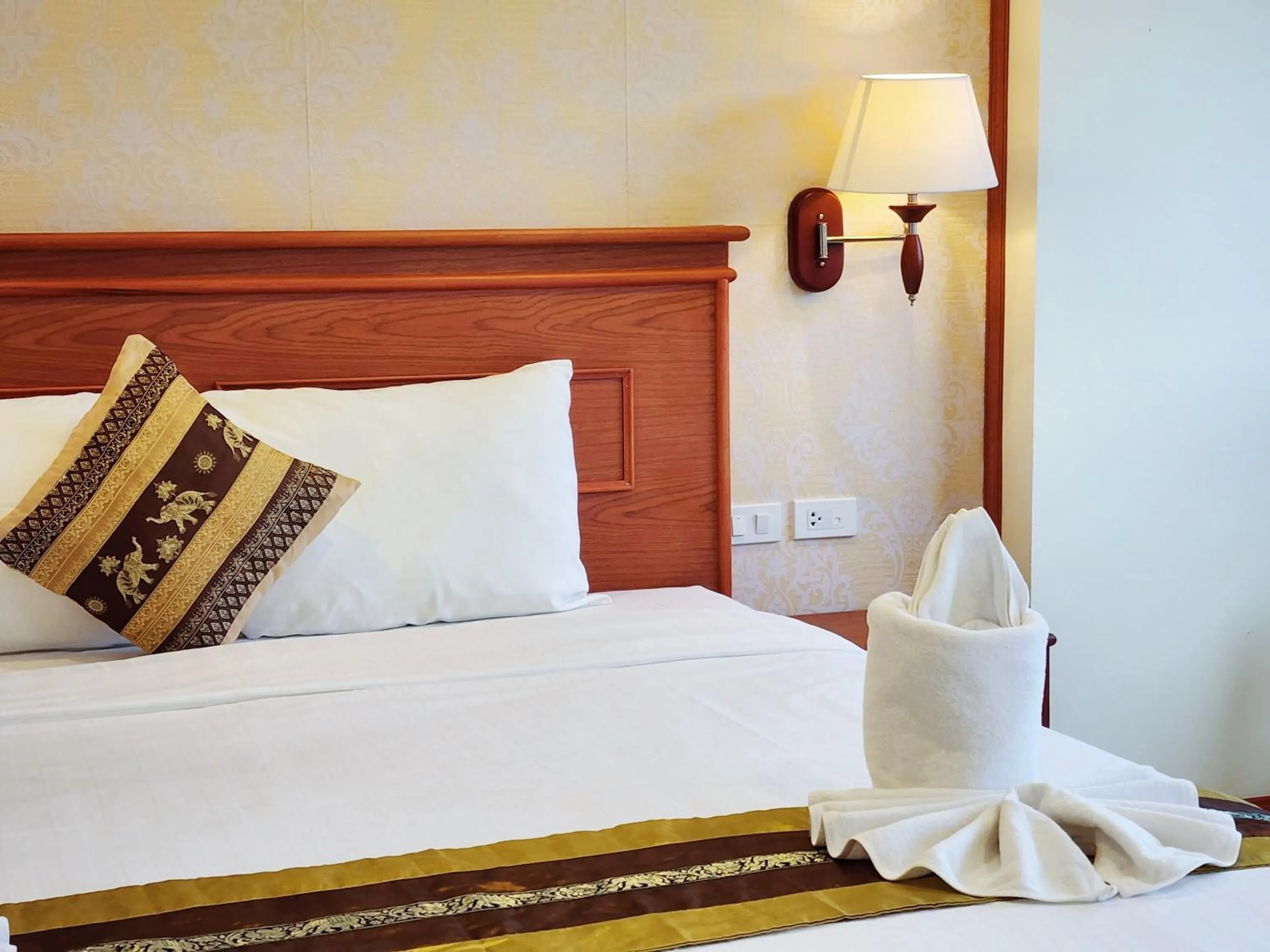 Bed in Phaithong Sotel Resort