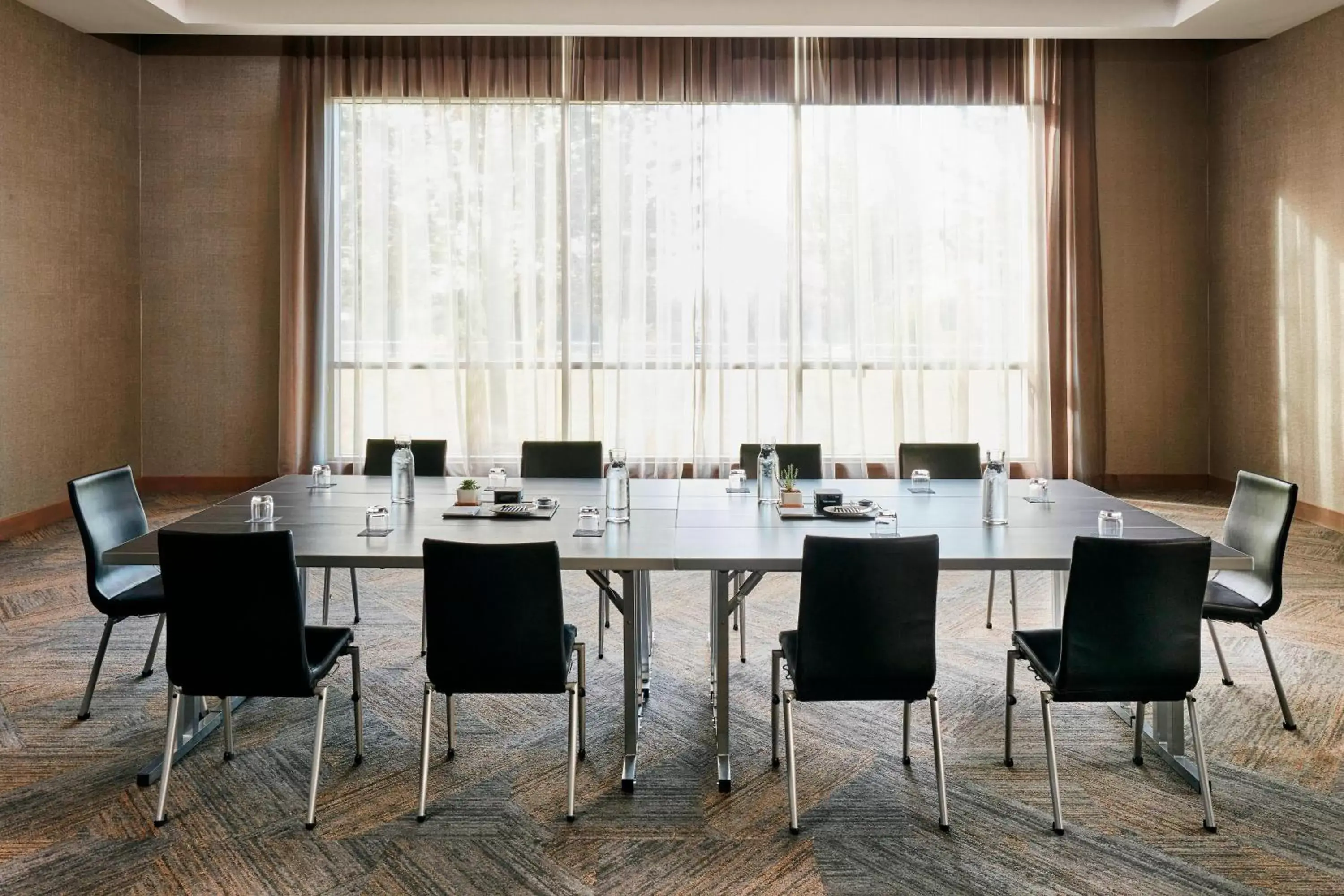 Meeting/conference room in AC Hotel by Marriott Cincinnati at The Banks