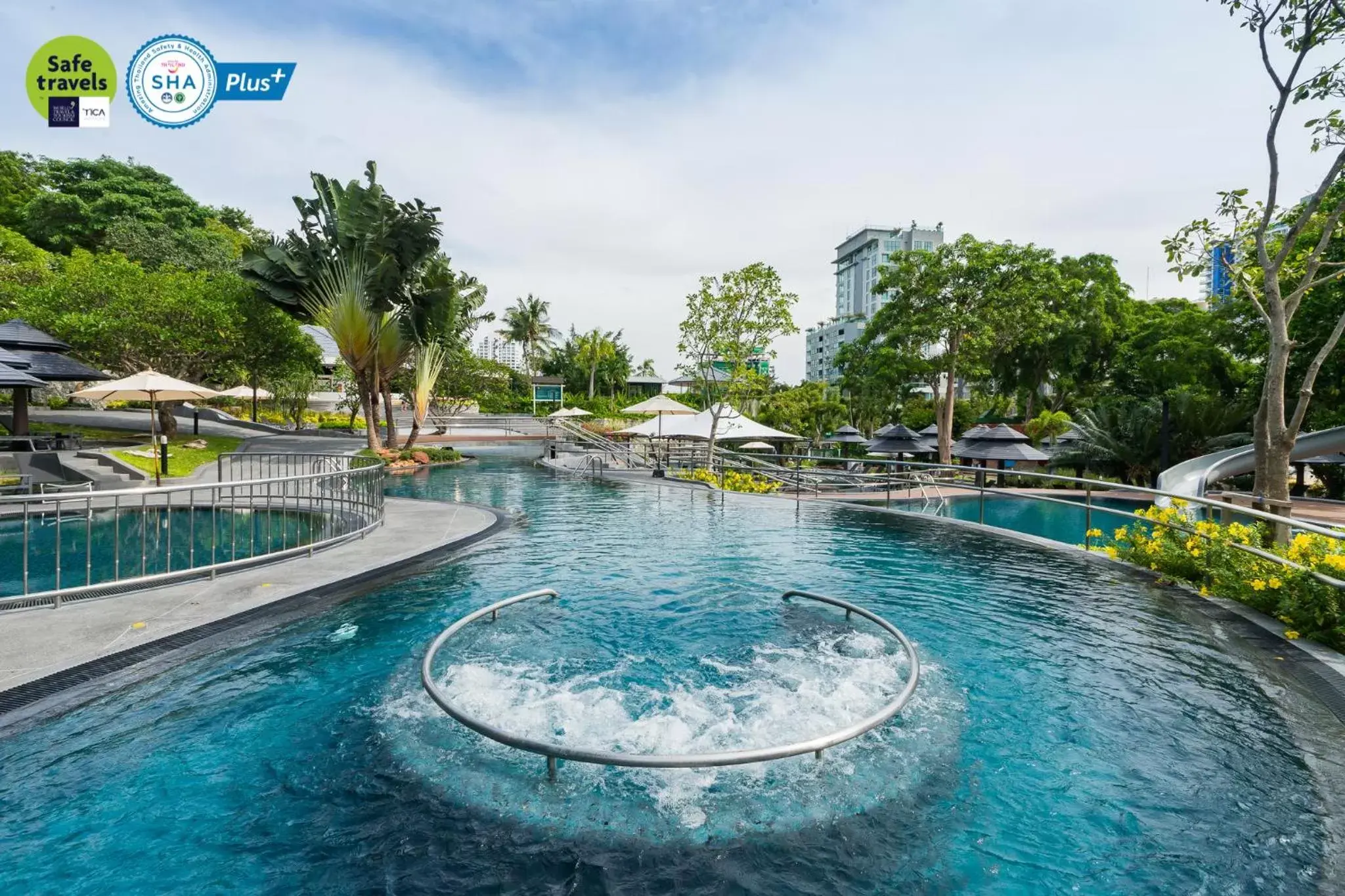 Swimming Pool in Royal Cliff Beach Hotel Pattaya