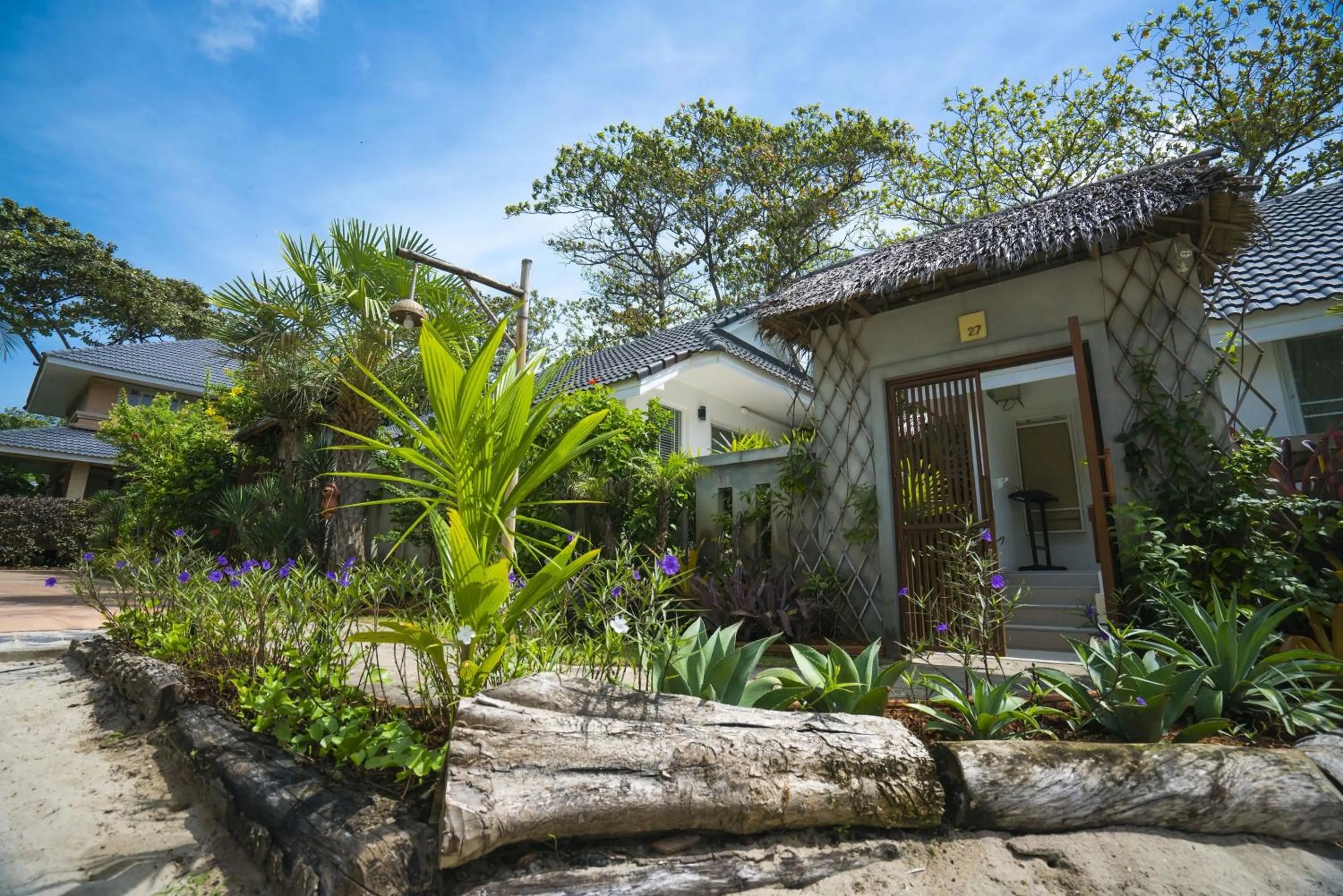 Decorative detail in King's Garden Resort - SHA Plus