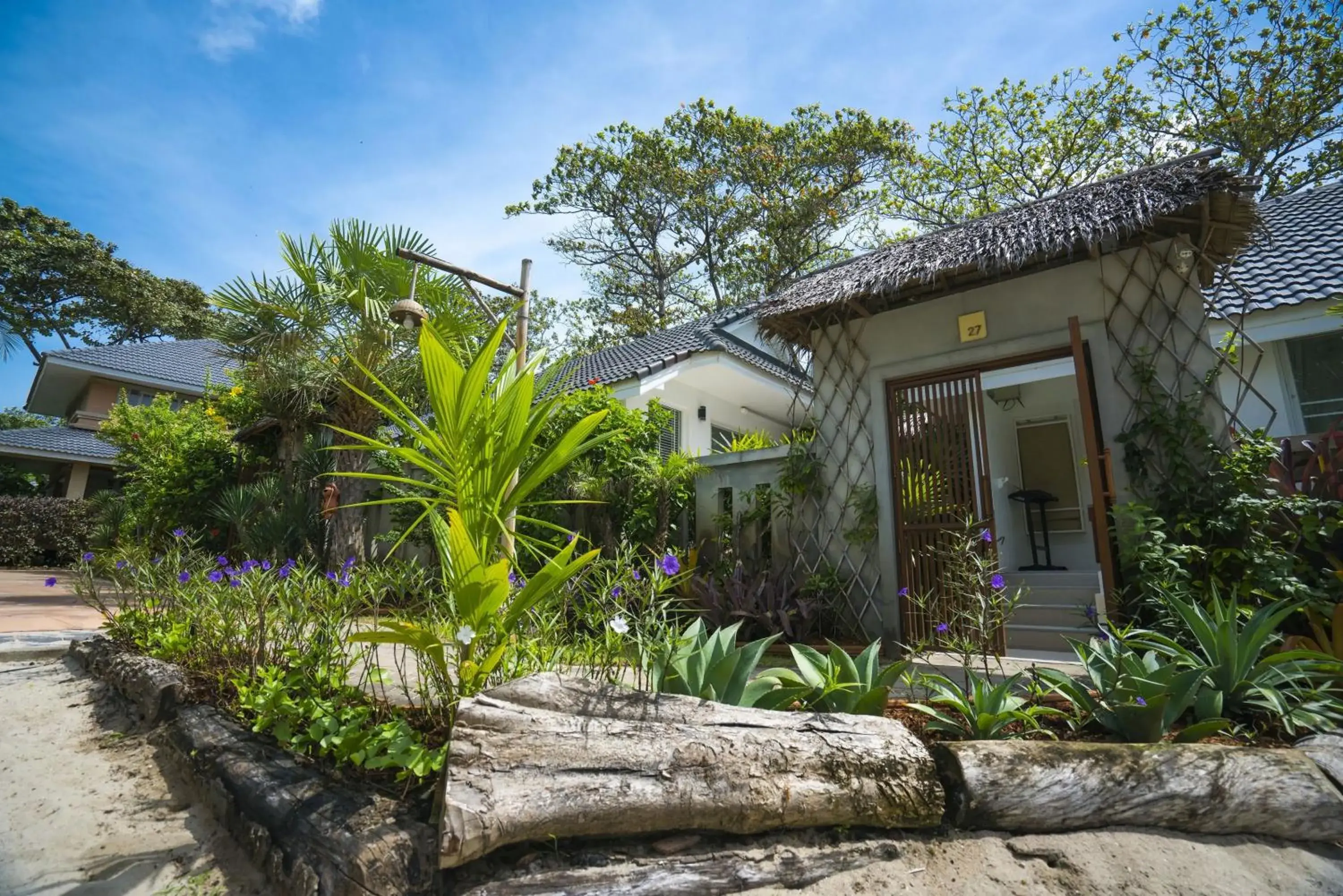 Decorative detail, Property Building in King's Garden Resort - SHA Plus