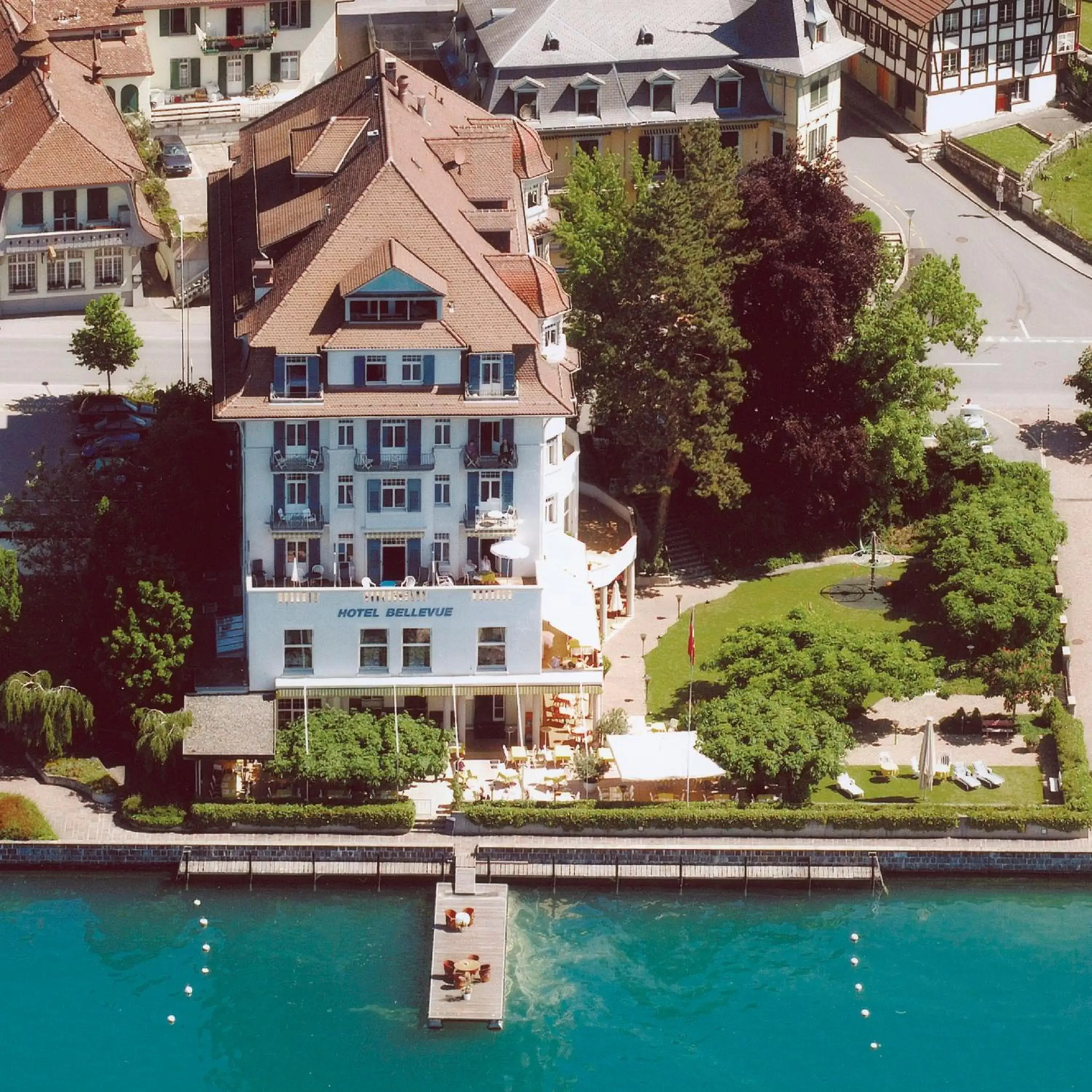 Bird's eye view, Property Building in Hotel Restaurant Bellevue au Lac