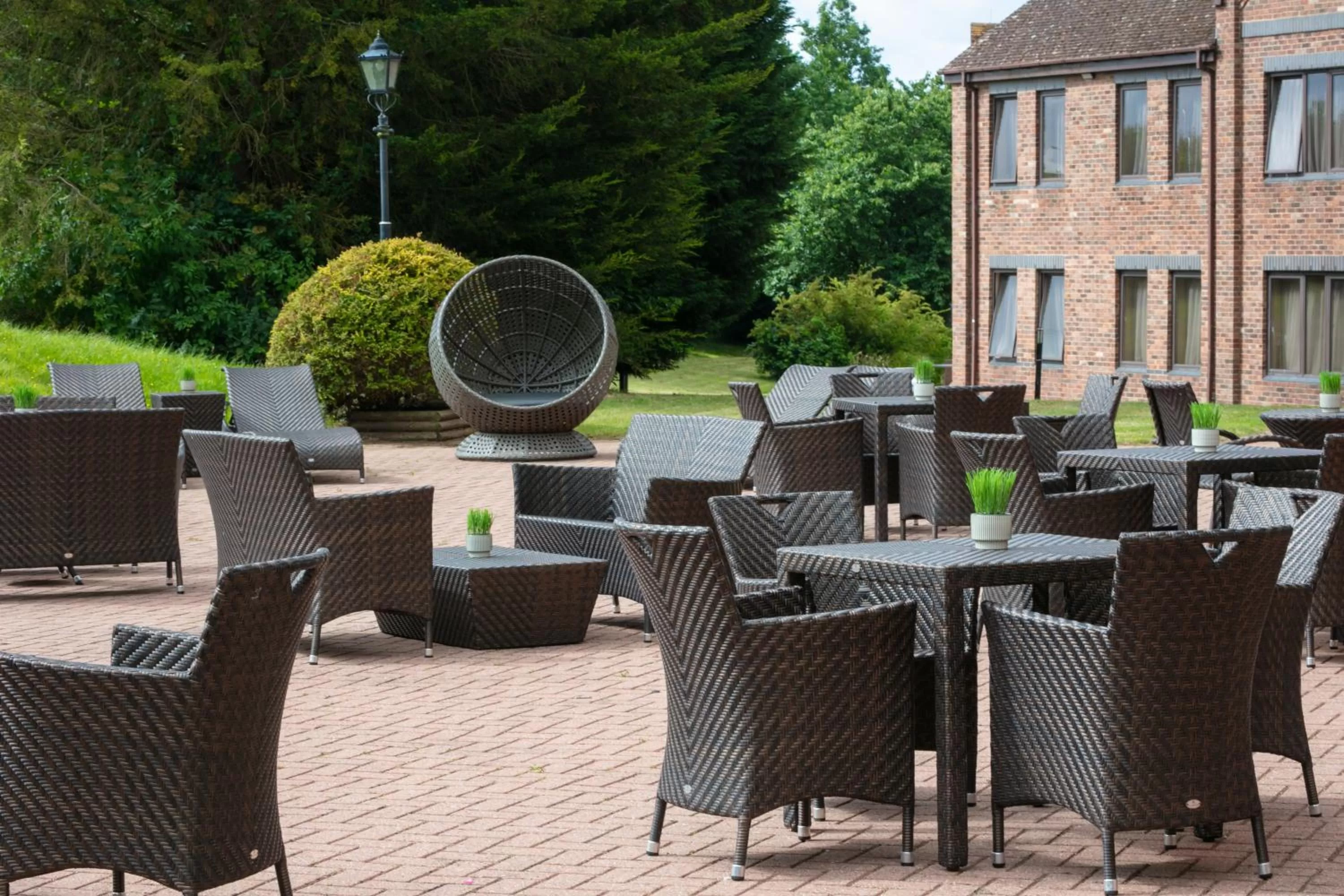Patio in Stratford Manor Hotel