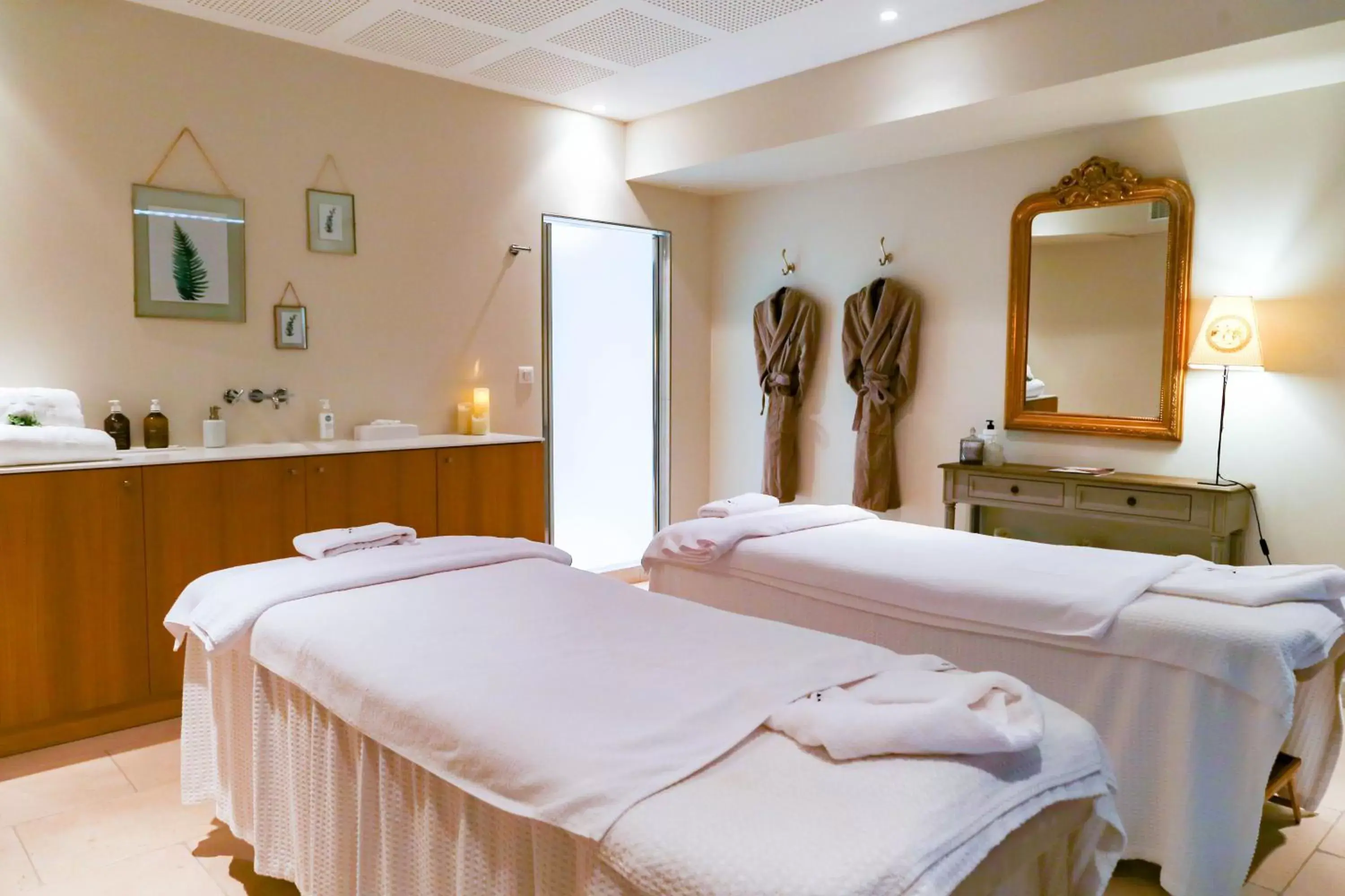 Massage in Le Vallon de Valrugues & Spa