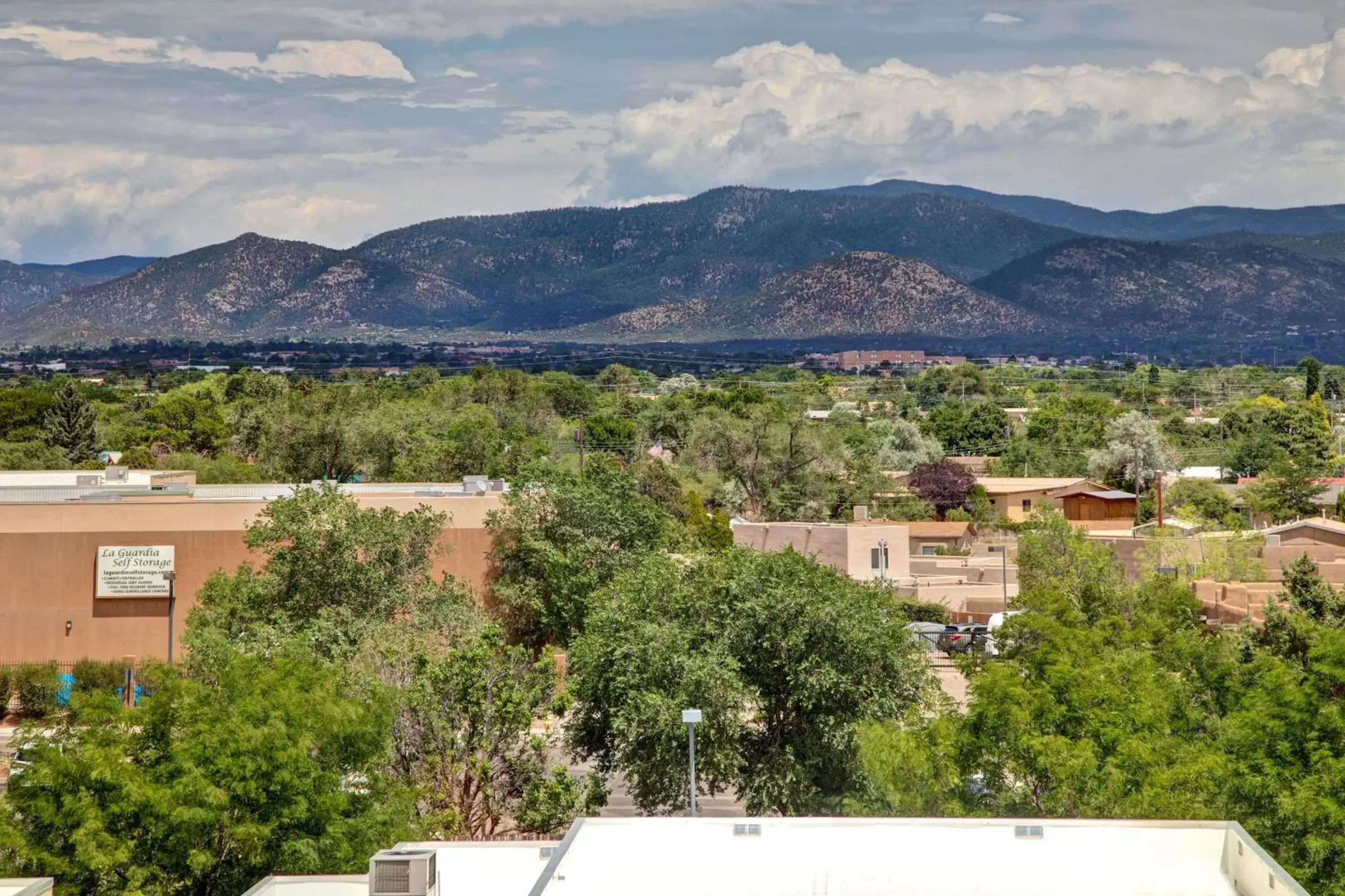 Property building, Mountain View in Hampton Inn Santa Fe South, NM