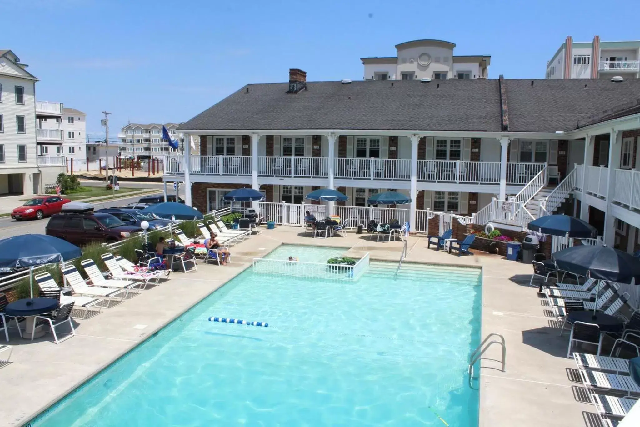 Facade/entrance, Swimming Pool in Saratoga Resort