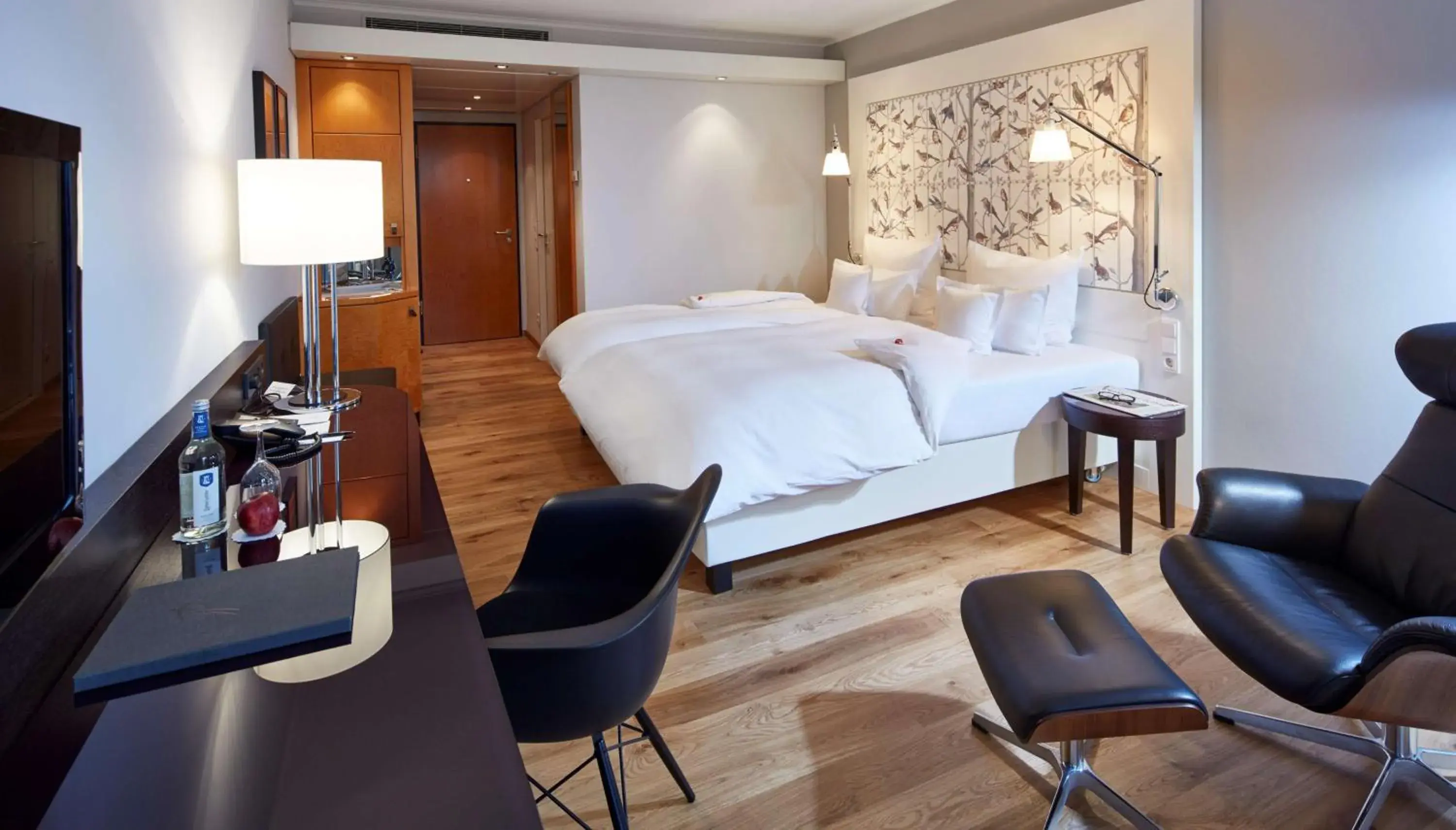 Photo of the whole room, Bed in Parkhotel Pforzheim Photo of the whole room, Bed in Parkhotel Pforzheim